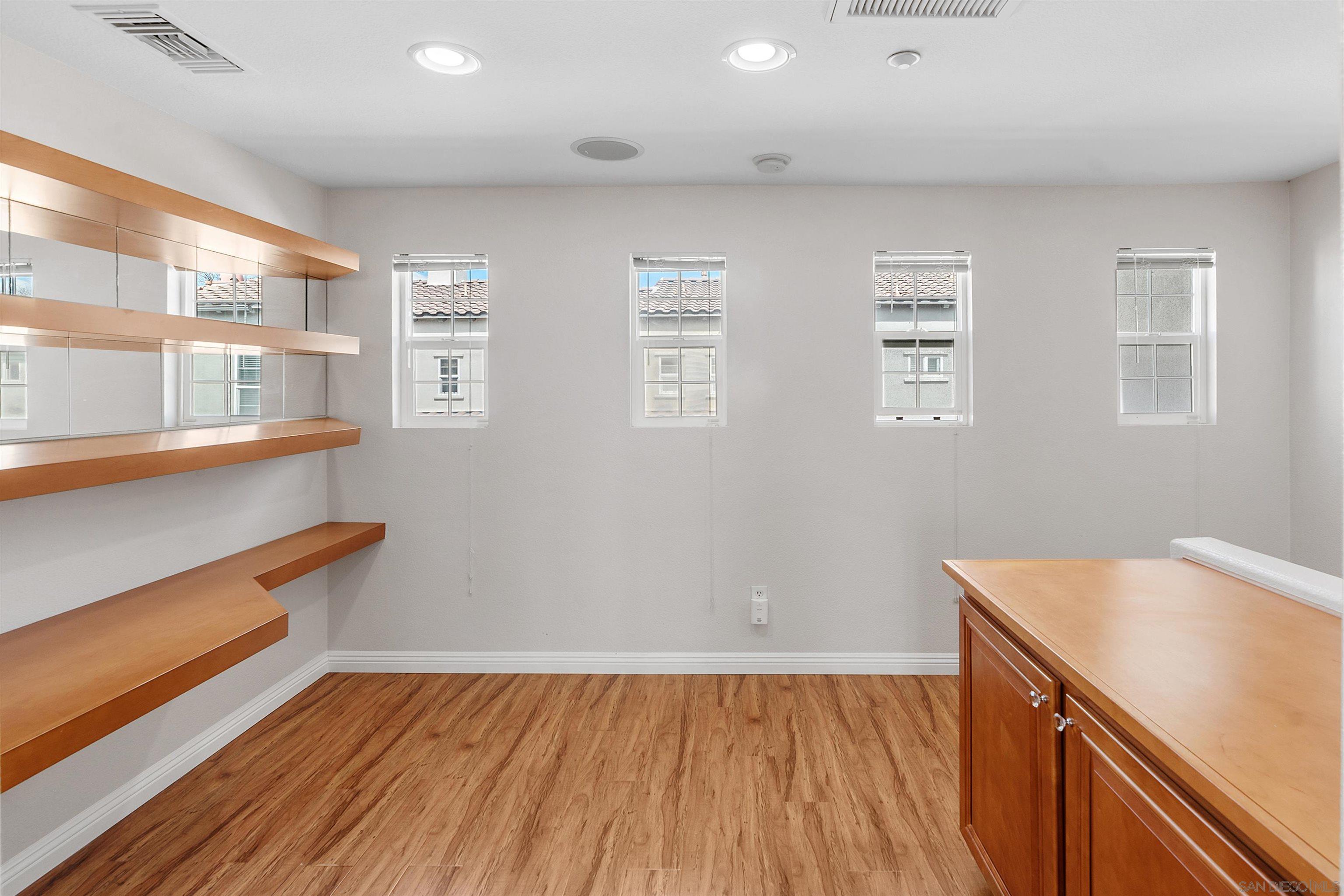 Detail Gallery Image 31 of 47 For 10556  Debreceni Way  9, San Diego,  CA 92127 - 2 Beds | 2/1 Baths