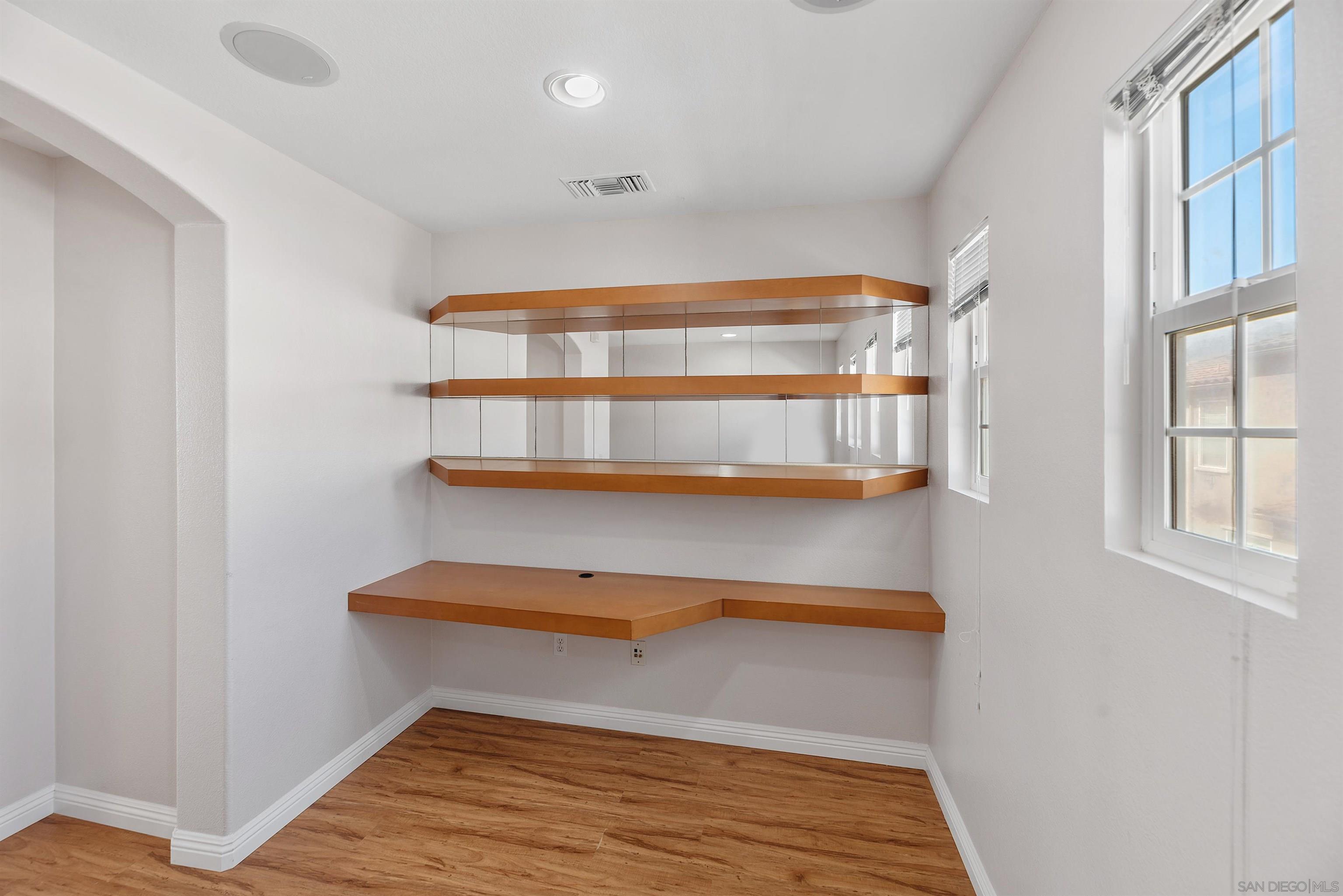 Detail Gallery Image 32 of 47 For 10556  Debreceni Way  9, San Diego,  CA 92127 - 2 Beds | 2/1 Baths