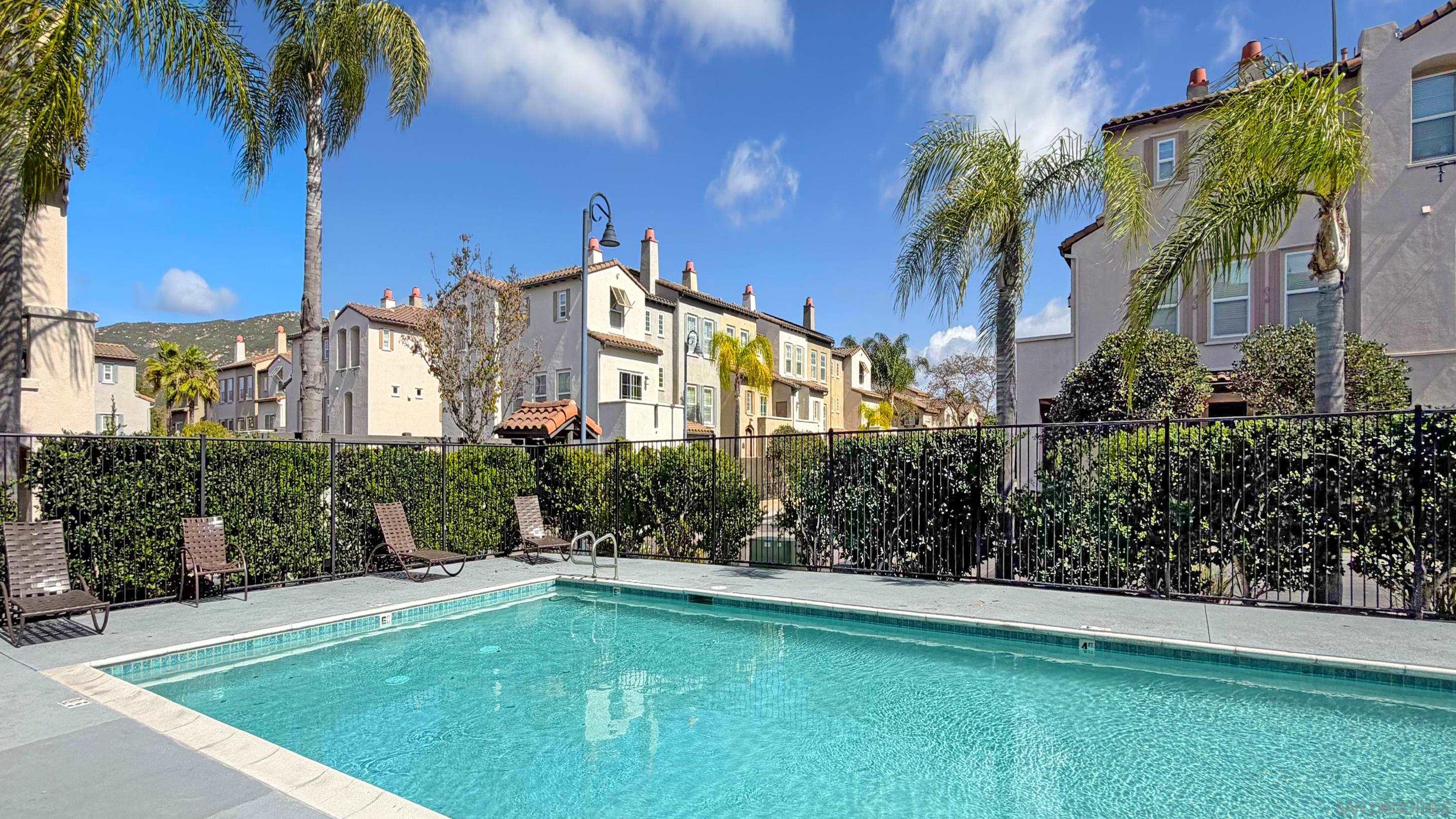 Detail Gallery Image 41 of 47 For 10556  Debreceni Way  9, San Diego,  CA 92127 - 2 Beds | 2/1 Baths