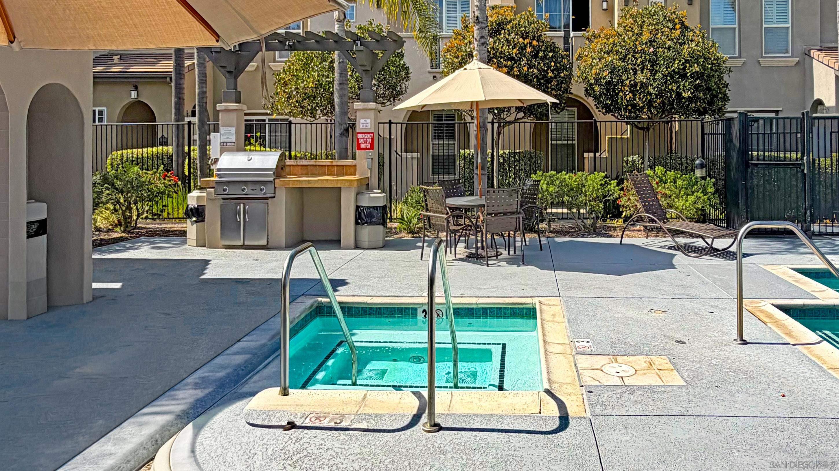 Detail Gallery Image 42 of 47 For 10556  Debreceni Way  9, San Diego,  CA 92127 - 2 Beds | 2/1 Baths