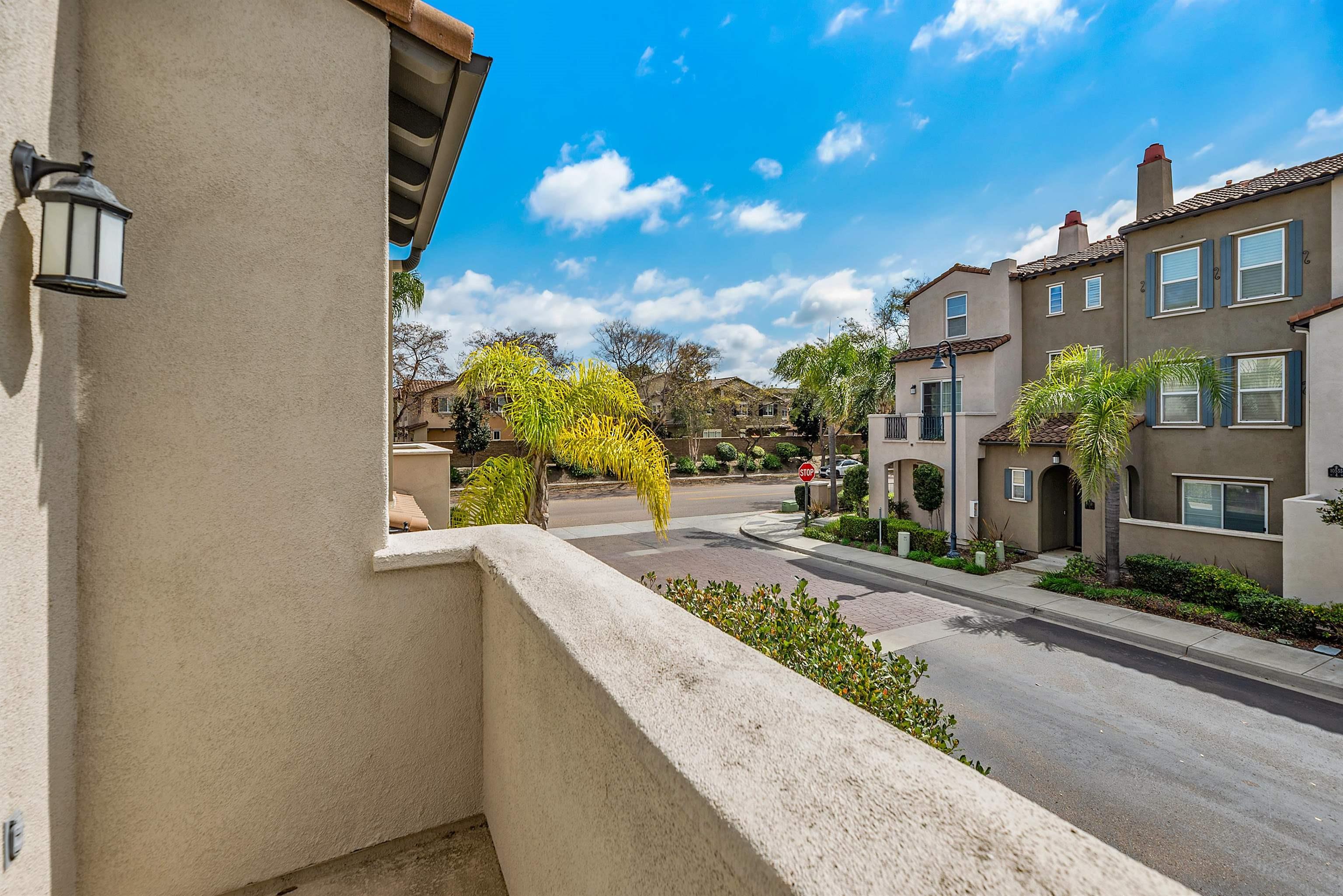 Detail Gallery Image 9 of 47 For 10556  Debreceni Way  9, San Diego,  CA 92127 - 2 Beds | 2/1 Baths