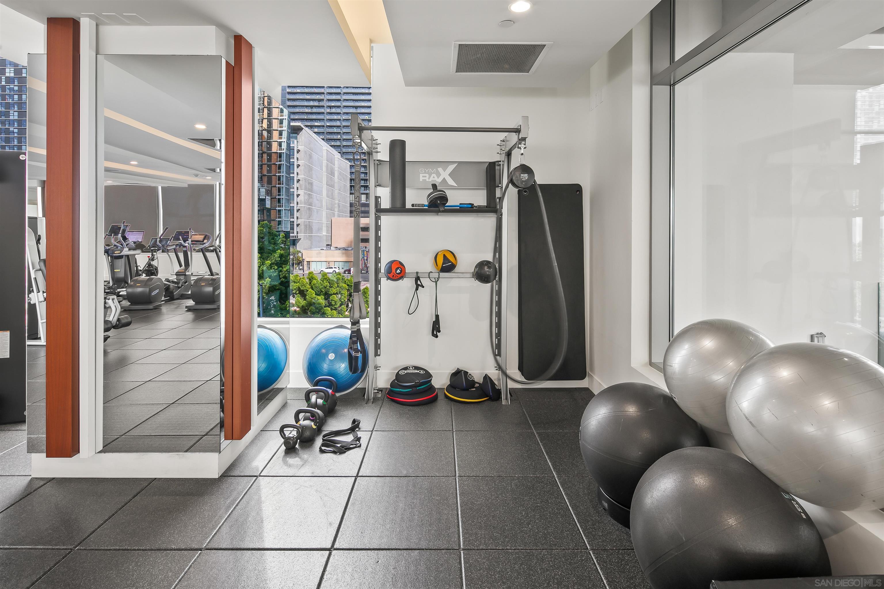 Detail Gallery Image 40 of 59 For 1388  Kettner Blvd.  #202,  San Diego,  CA 92101 - 1 Beds | 1/1 Baths