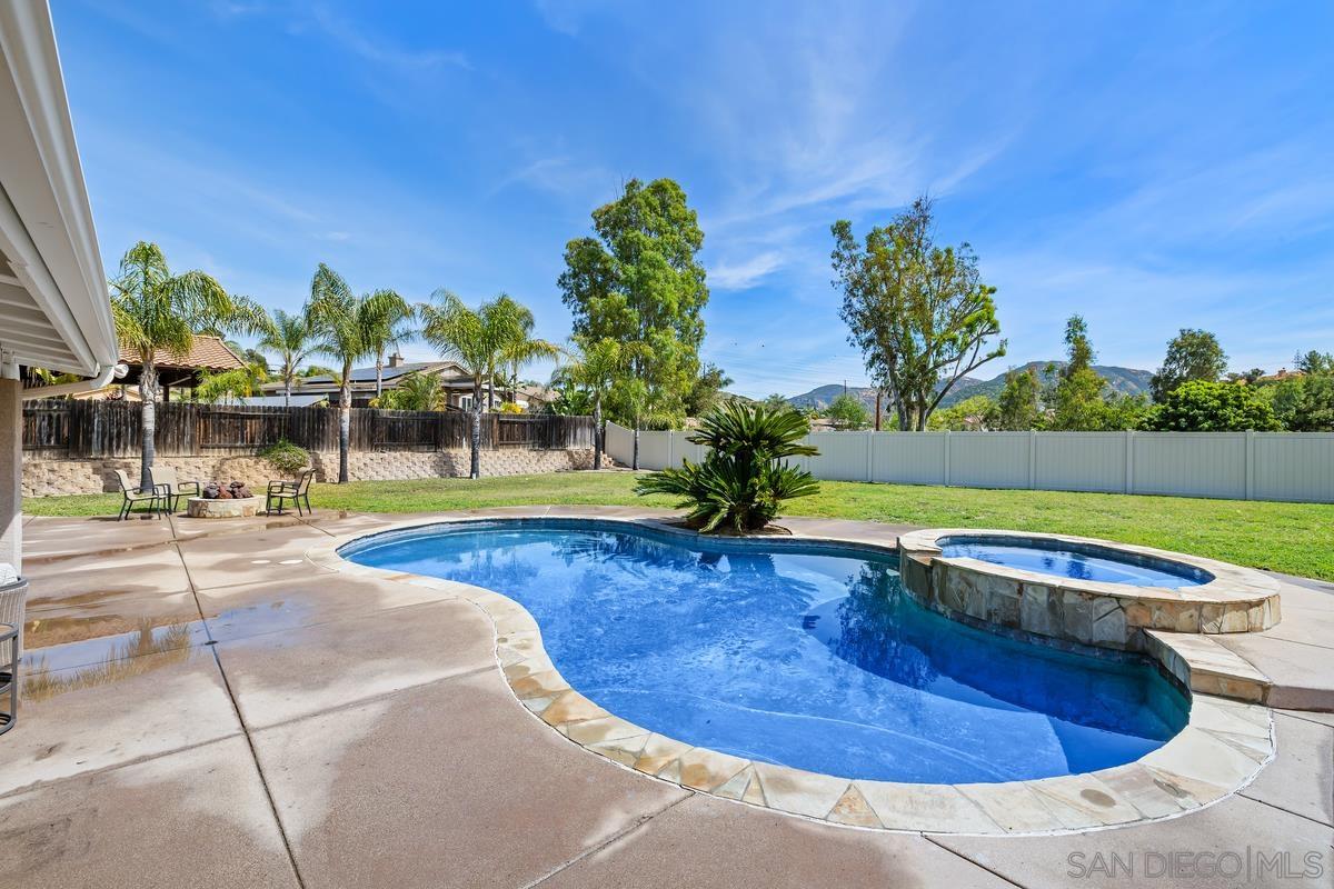 Detail Gallery Image 3 of 18 For 9239  Briette Pl, El Cajon,  CA 92021 - 4 Beds | 2 Baths