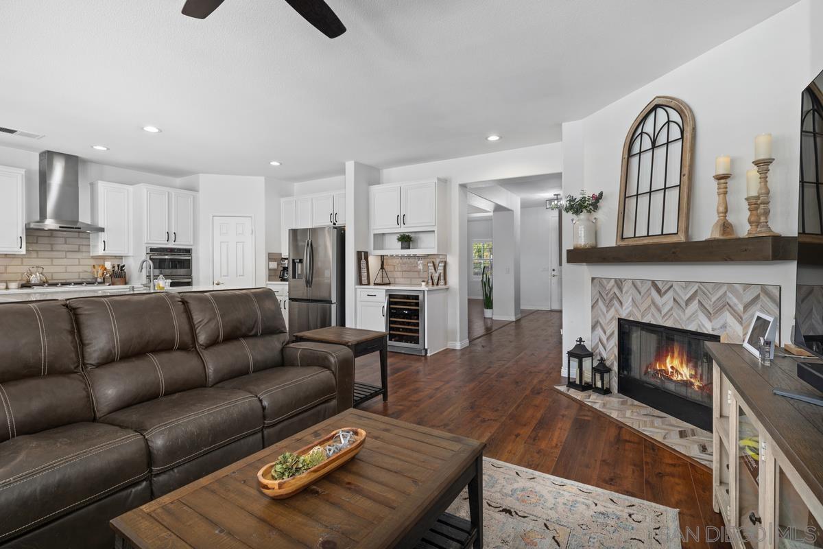 Detail Gallery Image 10 of 18 For 9239  Briette Pl, El Cajon,  CA 92021 - 4 Beds | 2 Baths