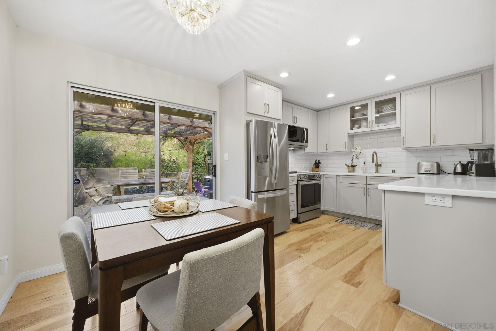 Detail Gallery Image 11 of 43 For 3620  Fireway Dr, San Diego,  CA 92111 - 3 Beds | 2 Baths