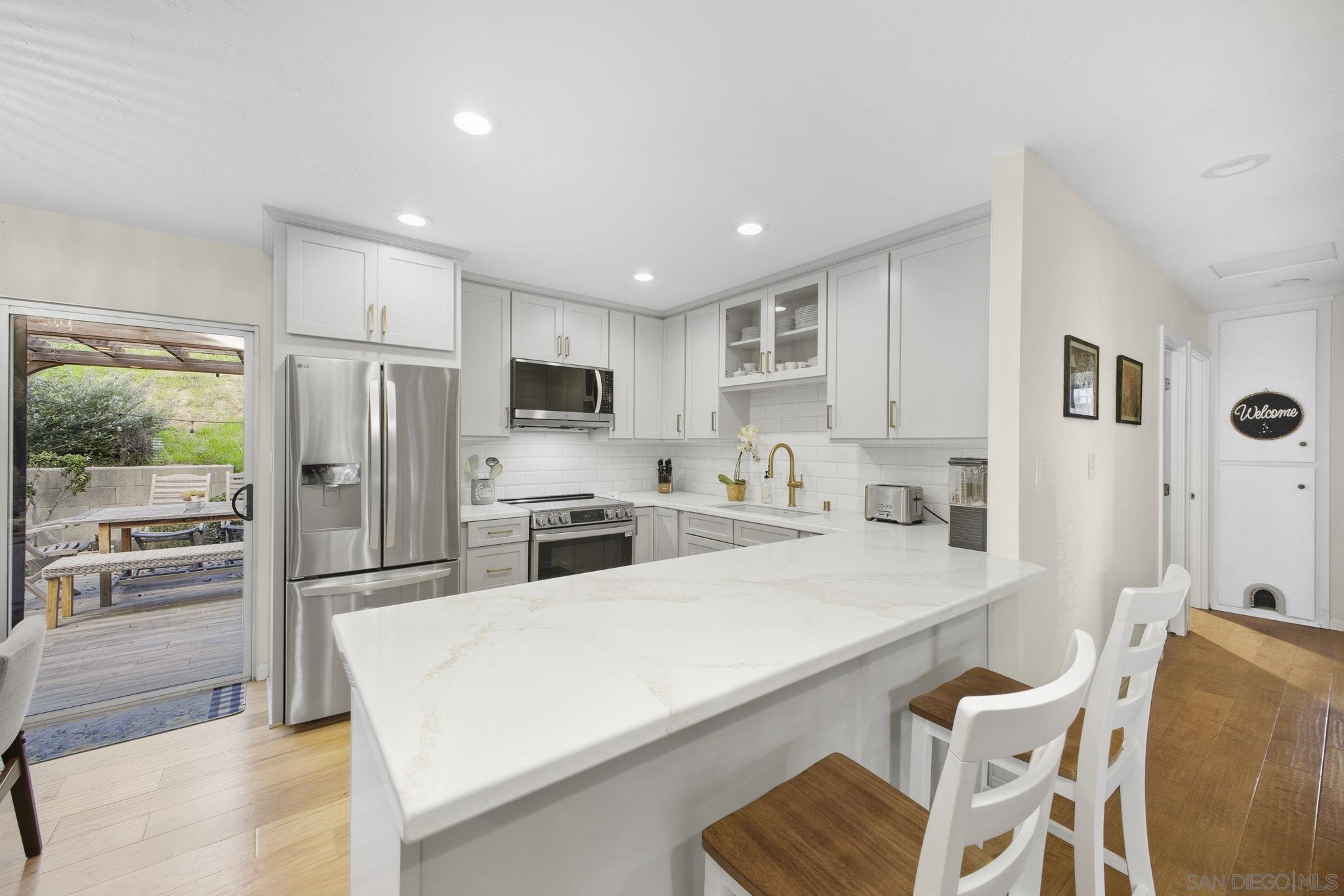 Detail Gallery Image 4 of 43 For 3620  Fireway Dr, San Diego,  CA 92111 - 3 Beds | 2 Baths