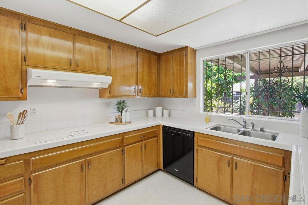 Detail Gallery Image 9 of 40 For 884 S Sunshine Ave, El Cajon,  CA 92020 - 3 Beds | 2 Baths