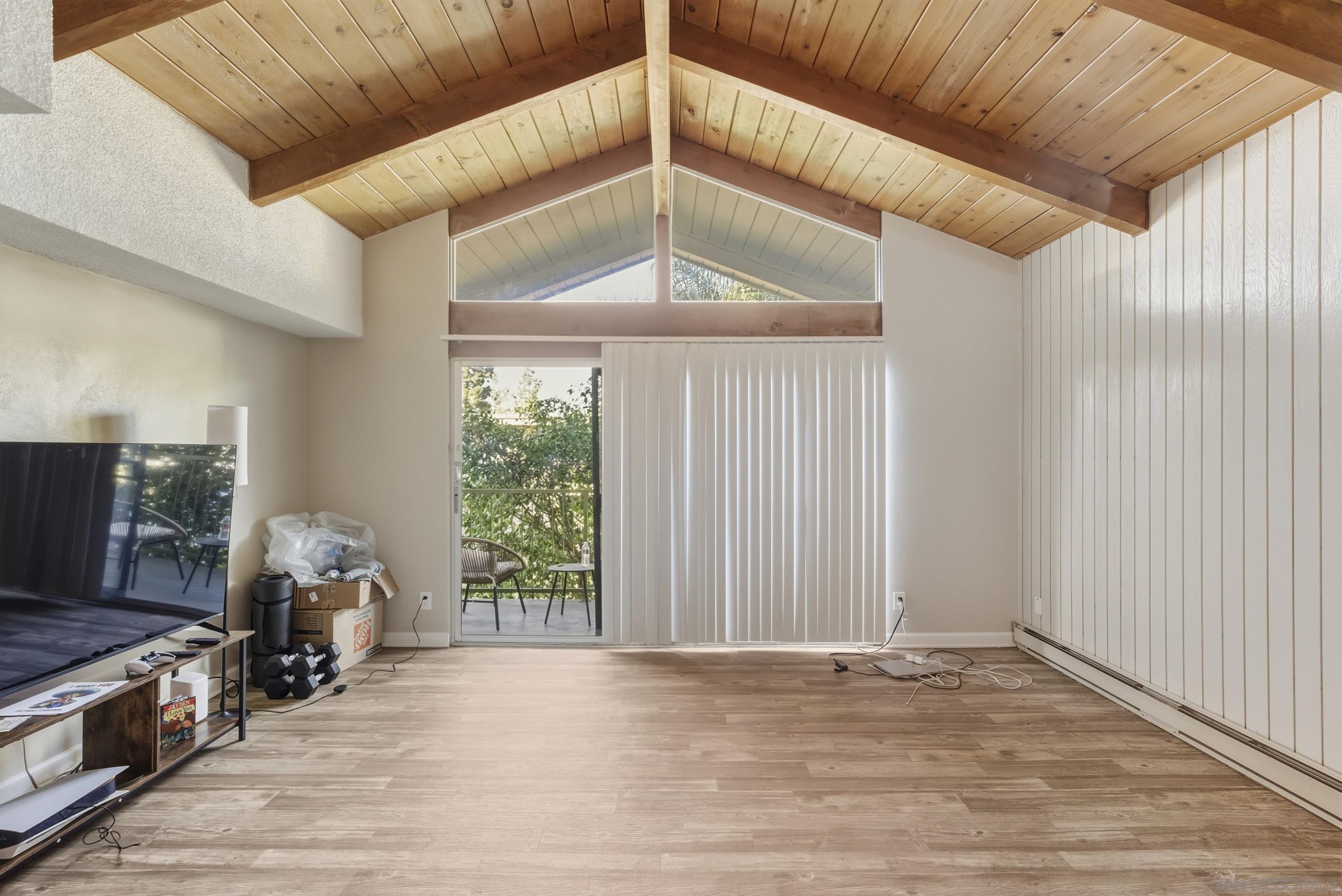 Detail Gallery Image 8 of 9 For 5055  73rd St, San Diego,  CA 92115 - – Beds | – Baths