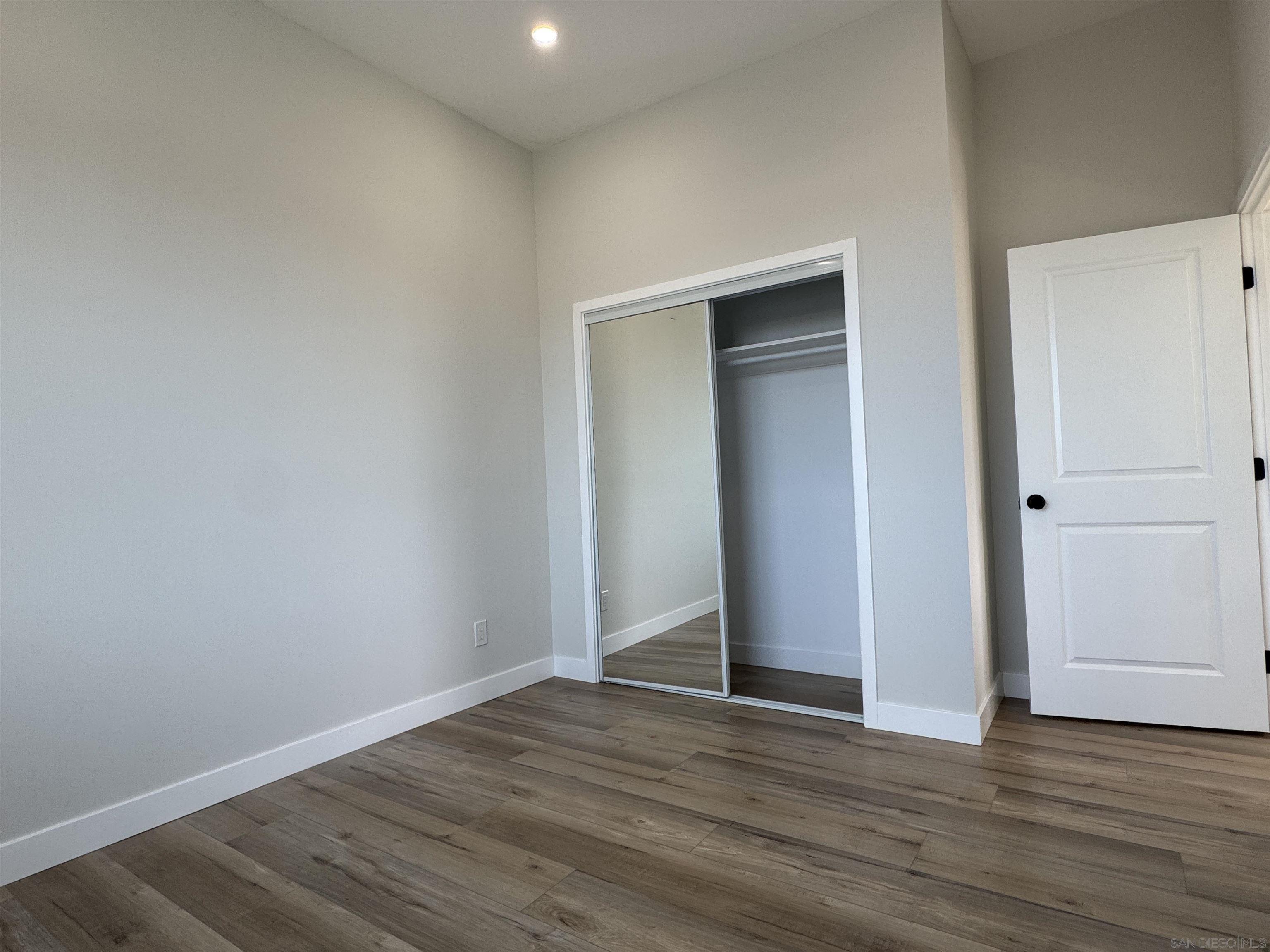 Detail Gallery Image 12 of 27 For 1226  Fern Ave, Imperial Beach,  CA 91932 - 6 Beds | 4 Baths