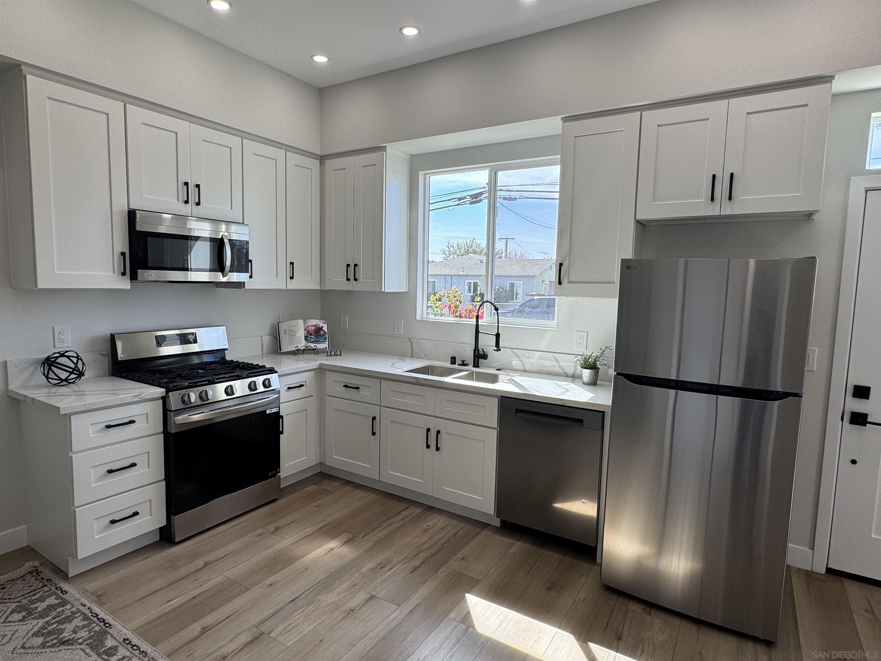 Detail Gallery Image 20 of 27 For 1226  Fern Ave, Imperial Beach,  CA 91932 - 6 Beds | 4 Baths