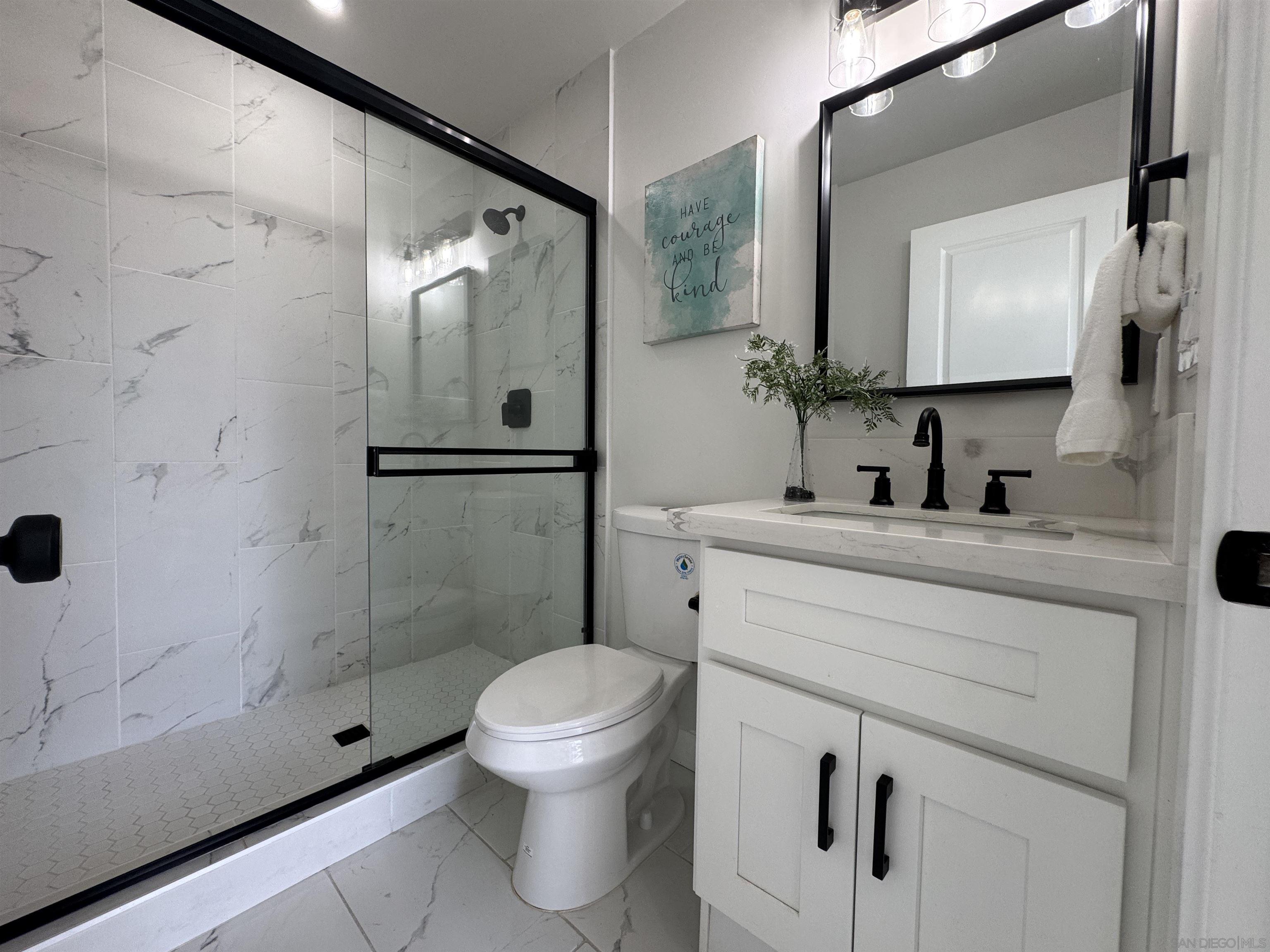 Detail Gallery Image 9 of 27 For 1226  Fern Ave, Imperial Beach,  CA 91932 - 6 Beds | 4 Baths