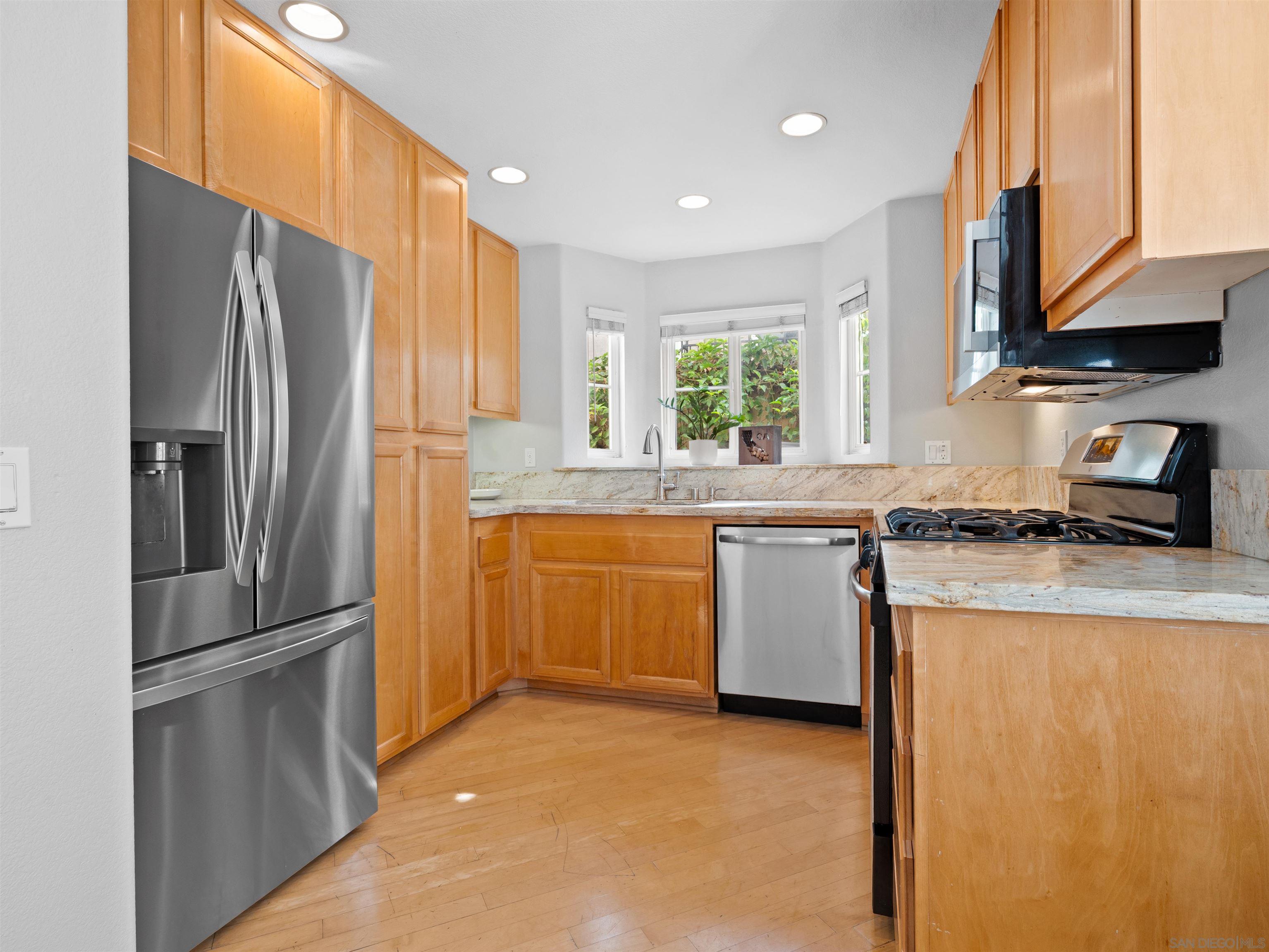 Detail Gallery Image 11 of 35 For 2237  5th Ave, San Diego,  CA 92101 - 3 Beds | 3 Baths