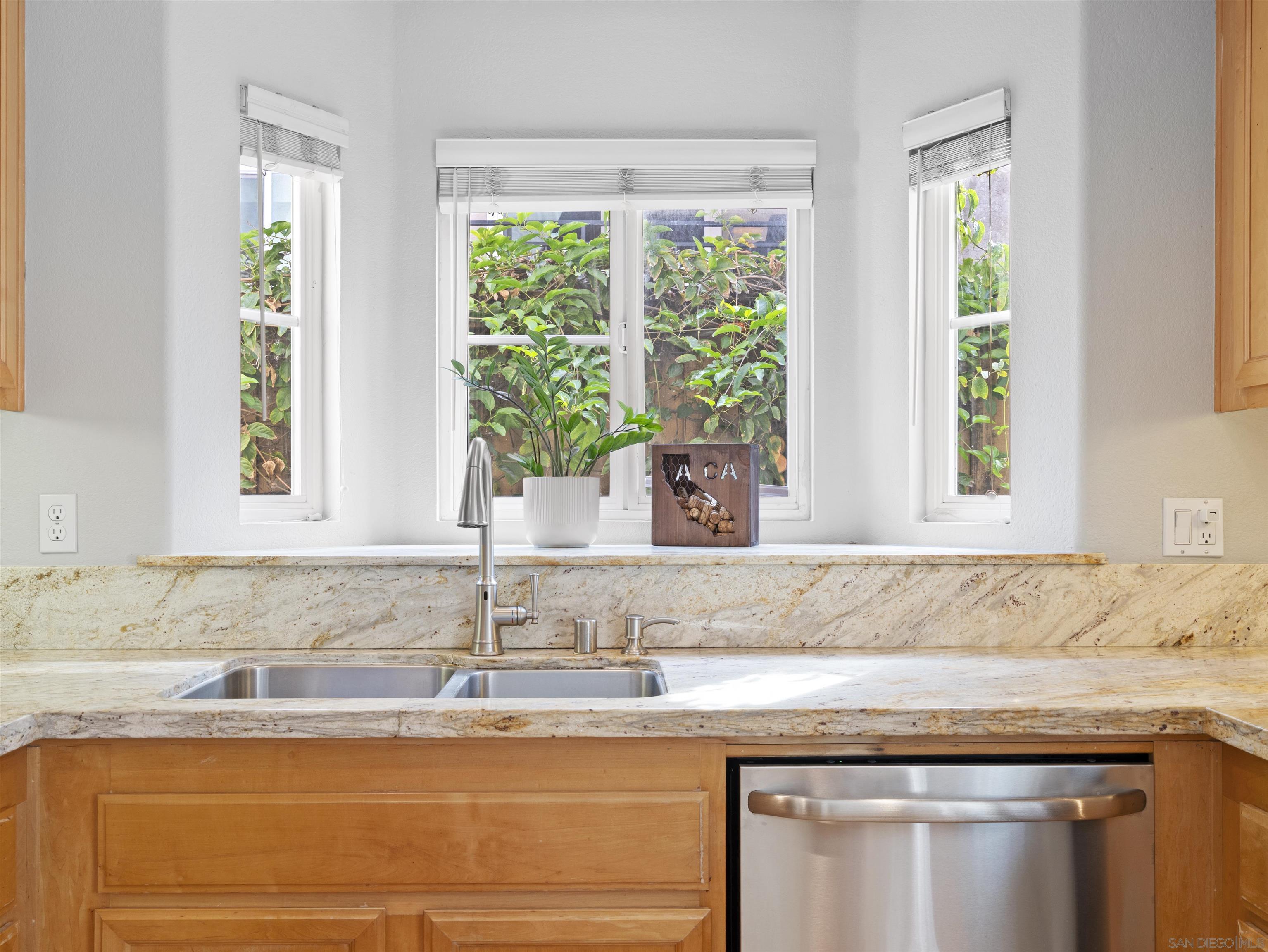 Detail Gallery Image 12 of 35 For 2237  5th Ave, San Diego,  CA 92101 - 3 Beds | 3 Baths