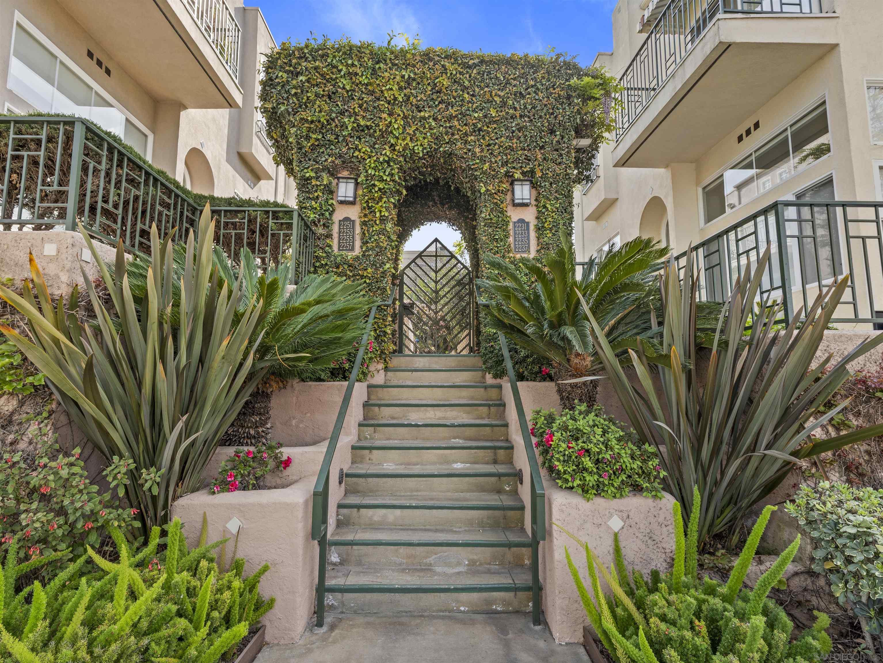 Detail Gallery Image 27 of 35 For 2237  5th Ave, San Diego,  CA 92101 - 3 Beds | 3 Baths