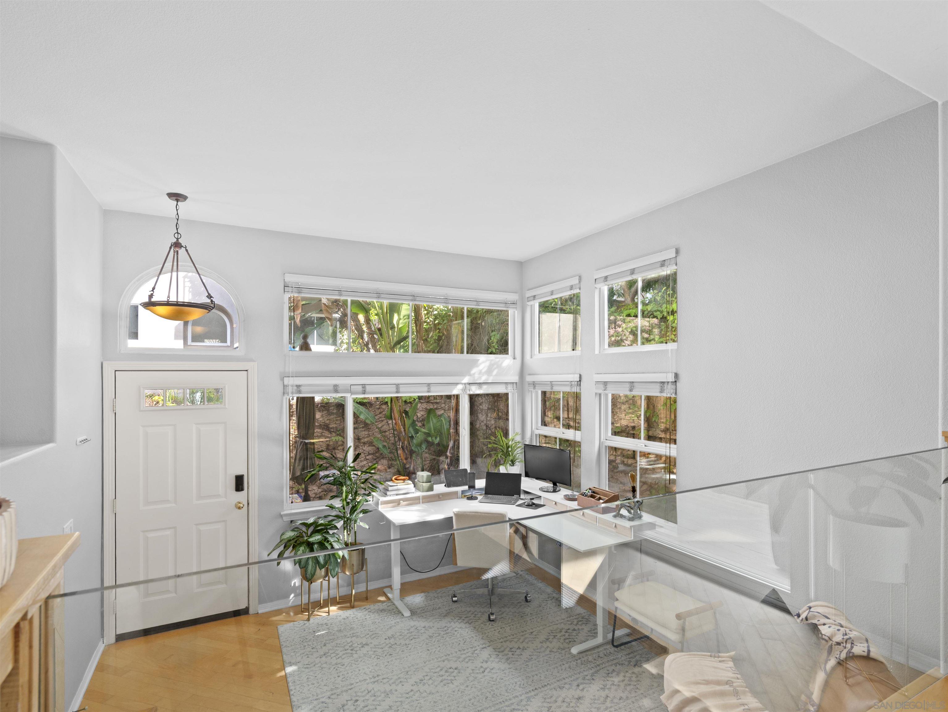 Detail Gallery Image 4 of 35 For 2237  5th Ave, San Diego,  CA 92101 - 3 Beds | 3 Baths