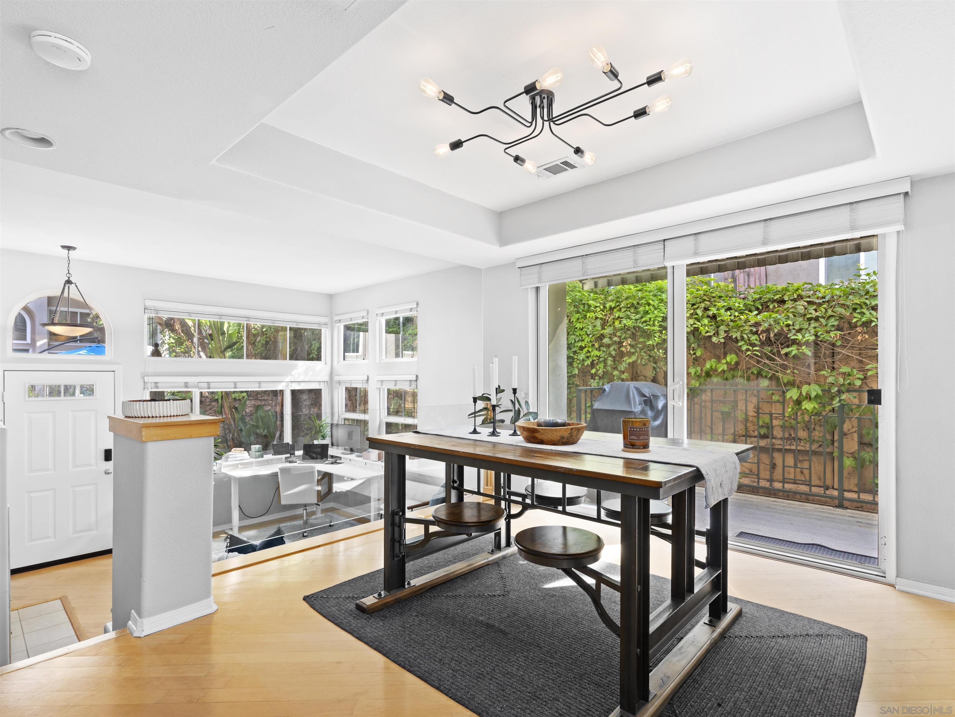 Detail Gallery Image 5 of 35 For 2237  5th Ave, San Diego,  CA 92101 - 3 Beds | 3 Baths