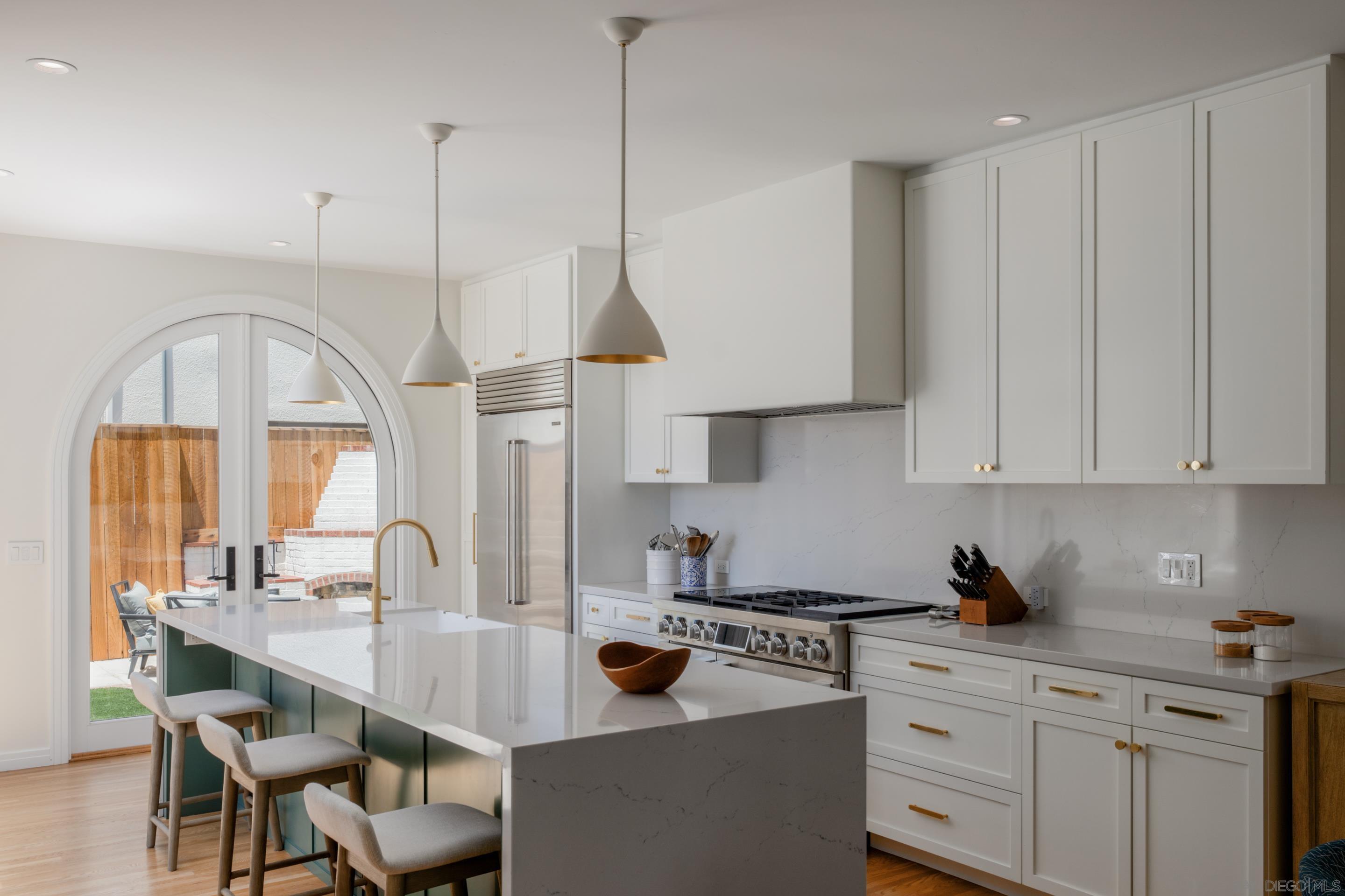 Detail Gallery Image 3 of 73 For 4374  Adams Ave, San Diego,  CA 92116 - 5 Beds | 4 Baths