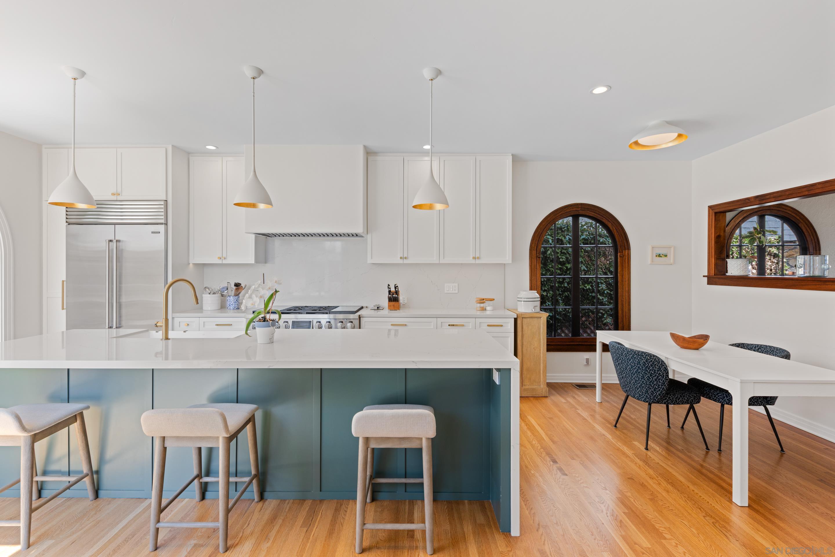 Detail Gallery Image 4 of 73 For 4374  Adams Ave, San Diego,  CA 92116 - 5 Beds | 4 Baths