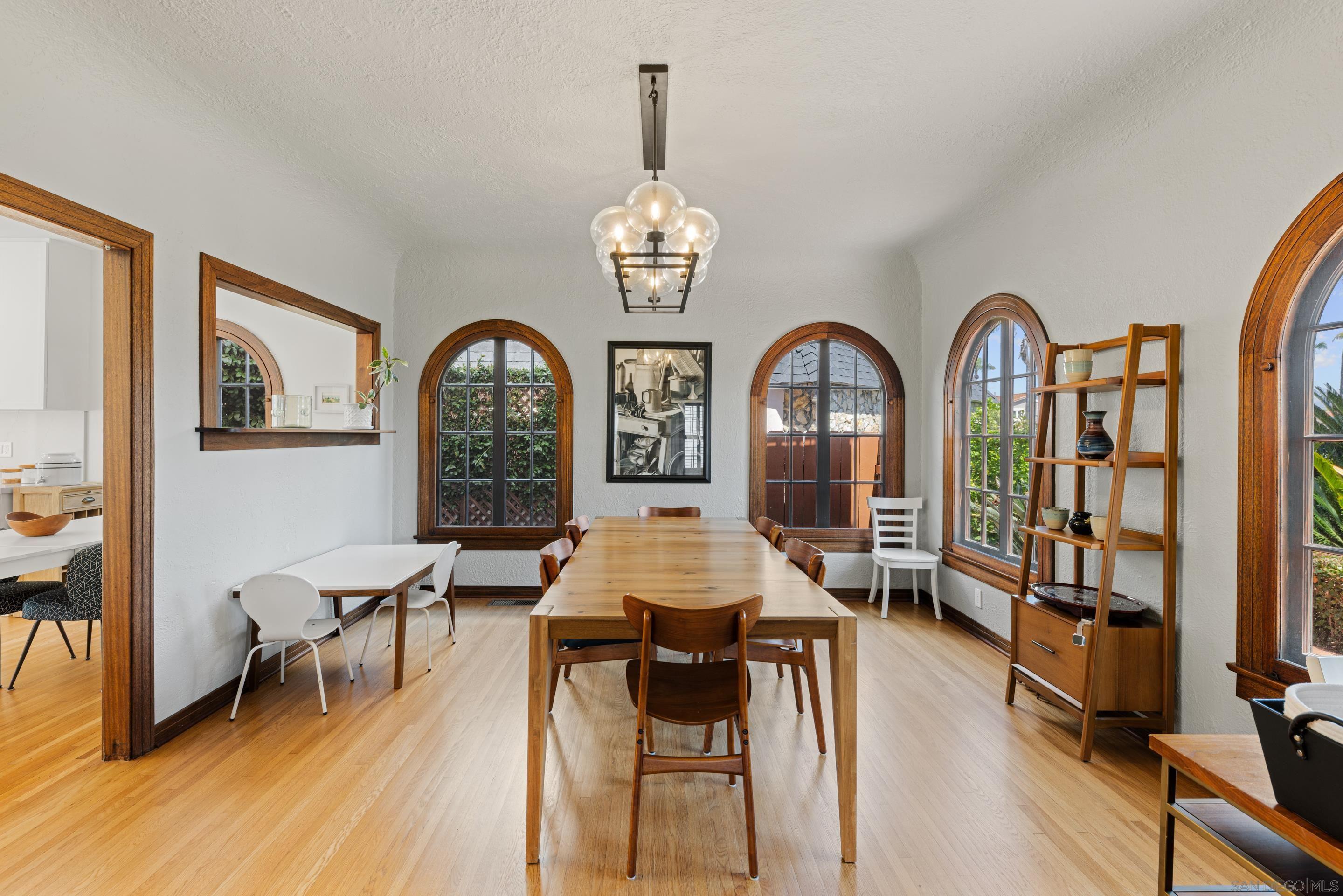 Detail Gallery Image 5 of 73 For 4374  Adams Ave, San Diego,  CA 92116 - 5 Beds | 4 Baths