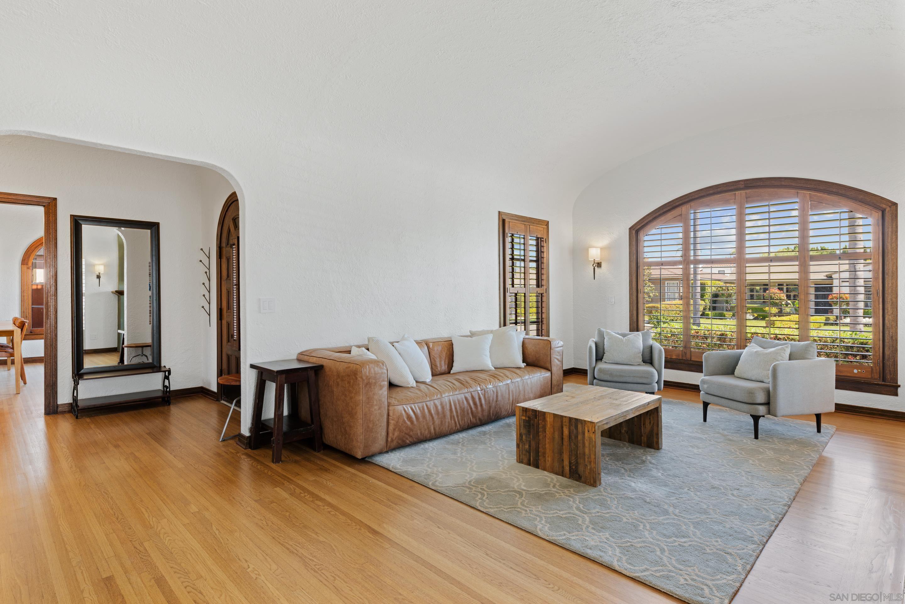 Detail Gallery Image 9 of 73 For 4374  Adams Ave, San Diego,  CA 92116 - 5 Beds | 4 Baths