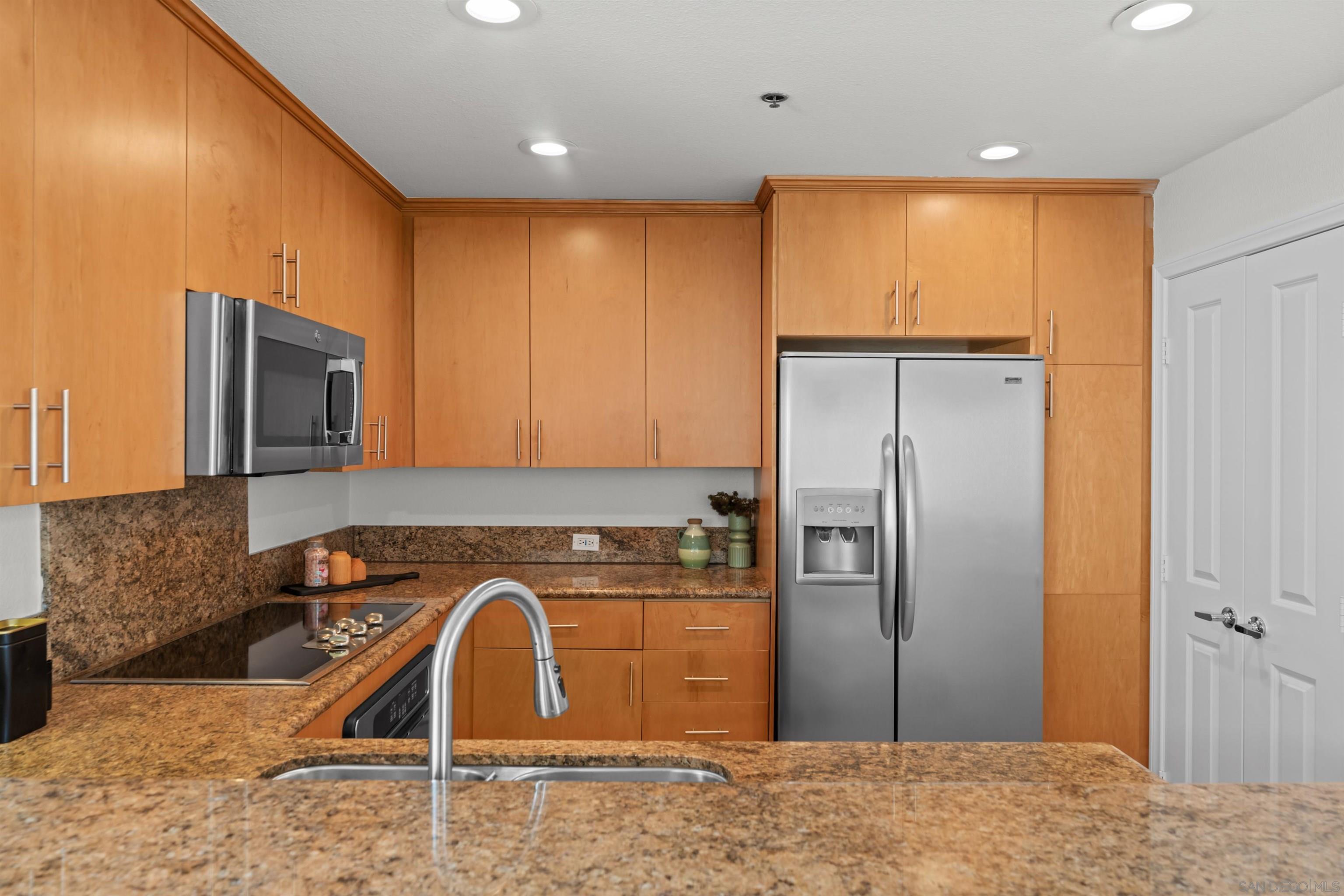 Detail Gallery Image 13 of 38 For 924  Hornblend St  #311,  San Diego,  CA 92109 - 2 Beds | 2/1 Baths