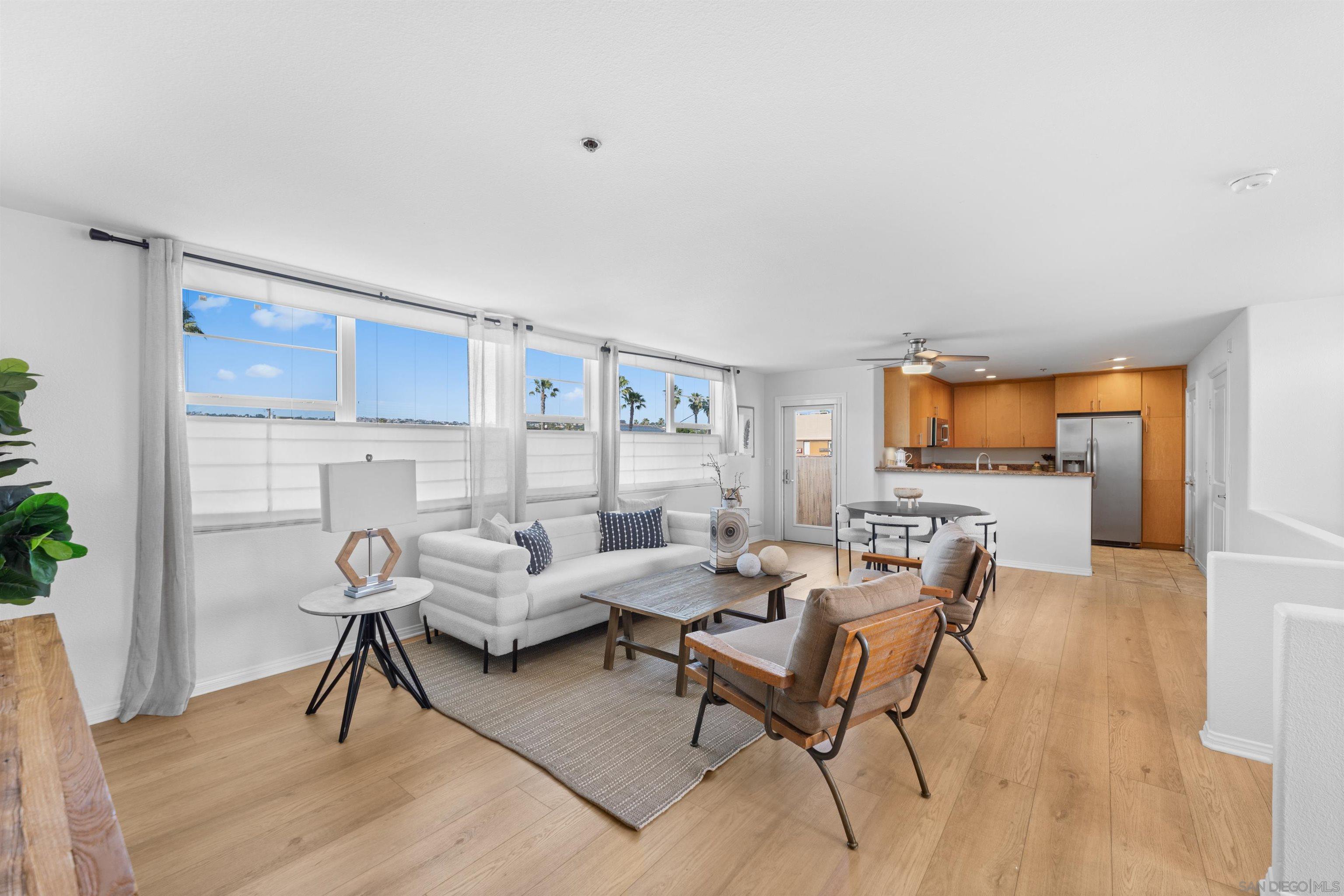 Detail Gallery Image 4 of 38 For 924  Hornblend St  #311,  San Diego,  CA 92109 - 2 Beds | 2/1 Baths