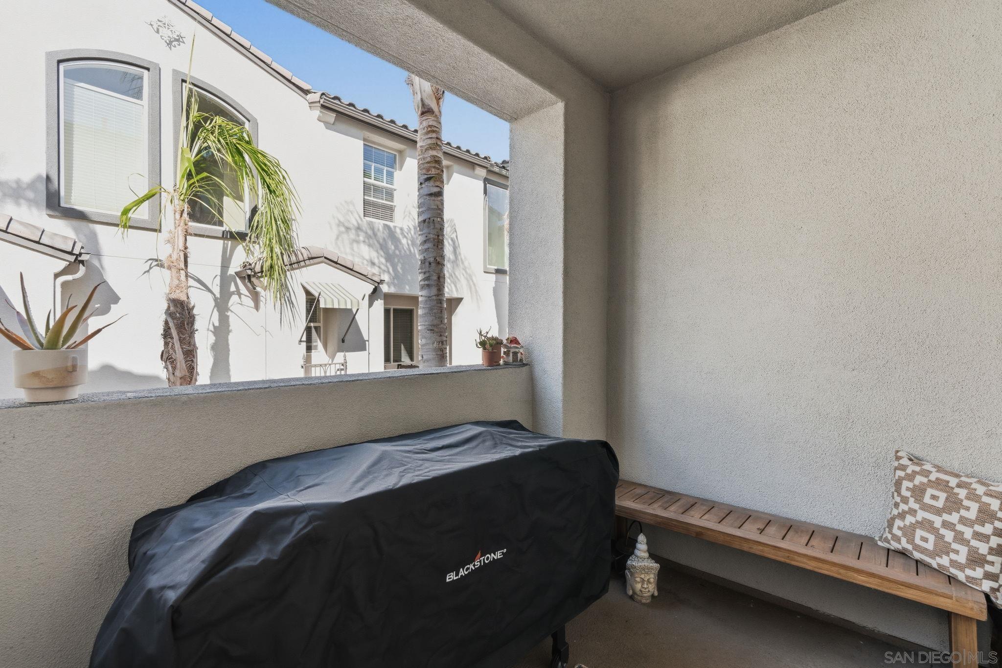 Detail Gallery Image 12 of 27 For 2327  Sentinel Ln, San Marcos,  CA 92078 - 3 Beds | 2/1 Baths