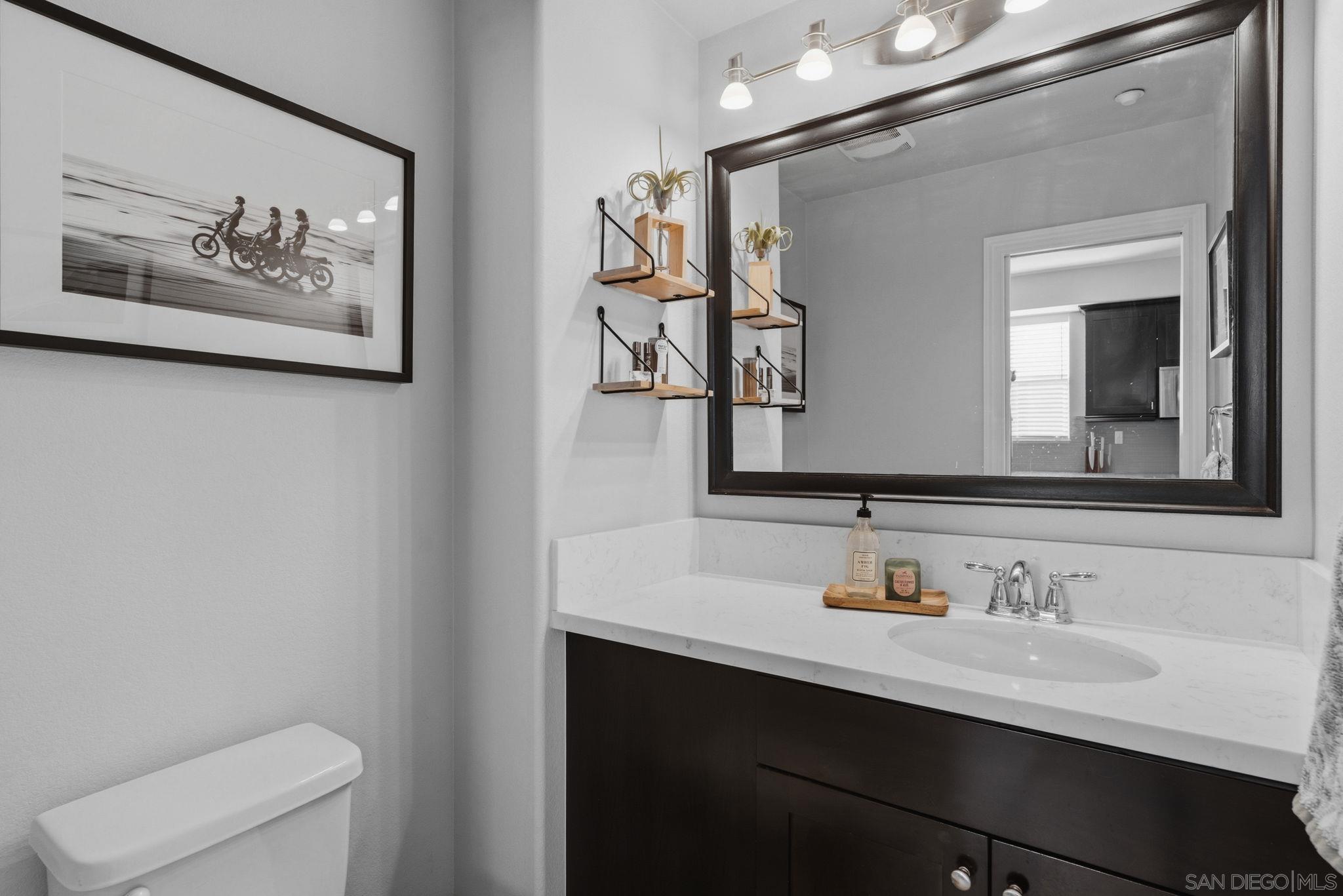 Detail Gallery Image 13 of 27 For 2327  Sentinel Ln, San Marcos,  CA 92078 - 3 Beds | 2/1 Baths