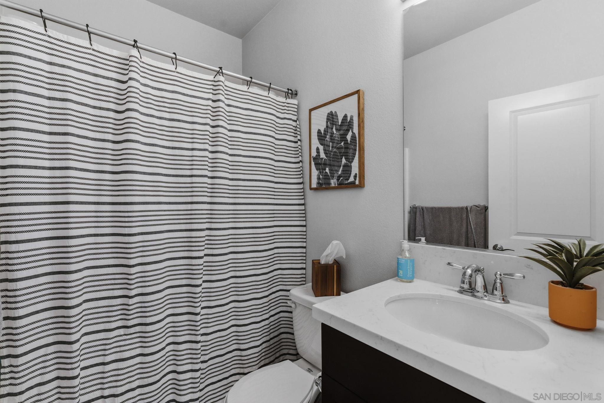 Detail Gallery Image 21 of 27 For 2327  Sentinel Ln, San Marcos,  CA 92078 - 3 Beds | 2/1 Baths