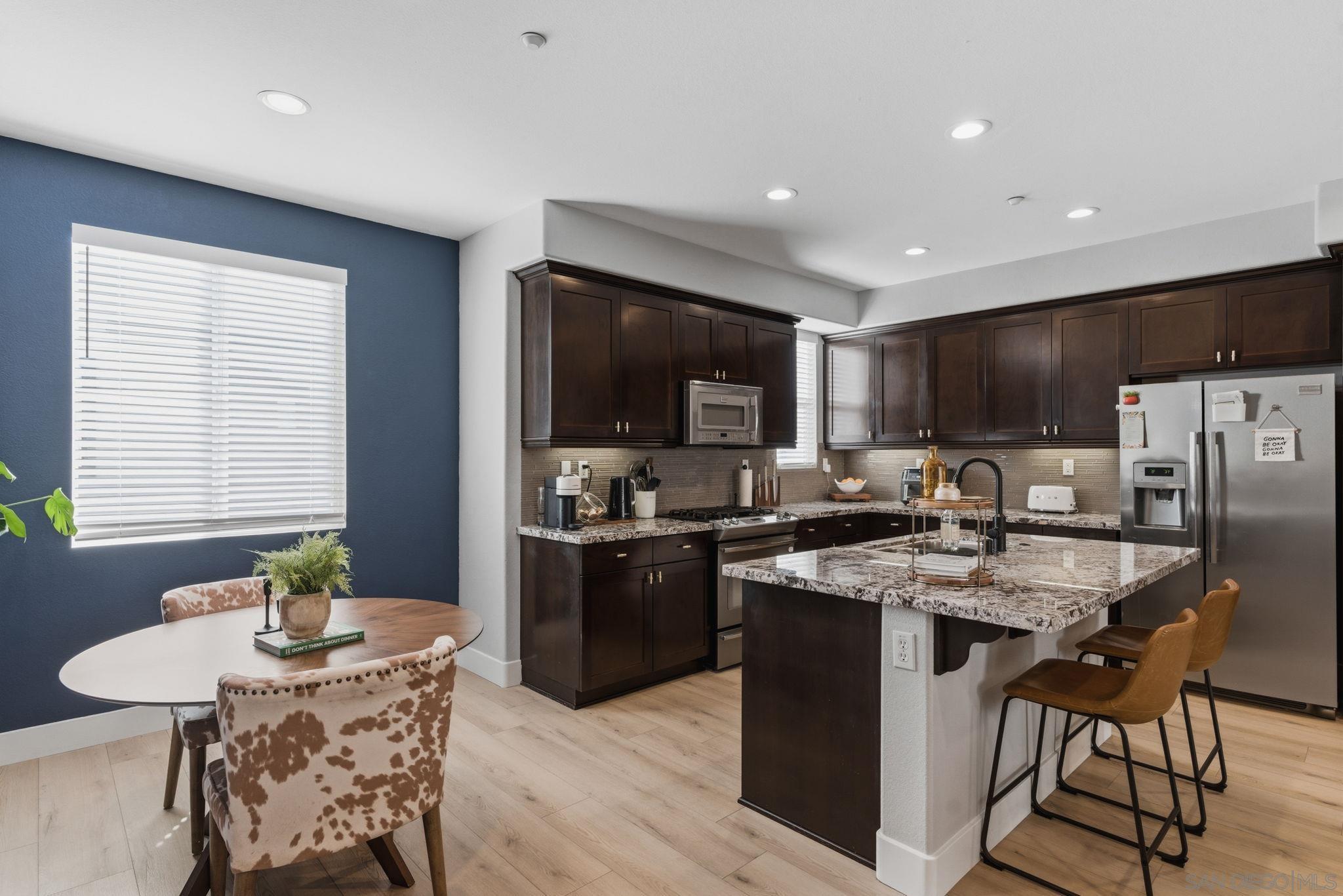 Detail Gallery Image 4 of 27 For 2327  Sentinel Ln, San Marcos,  CA 92078 - 3 Beds | 2/1 Baths