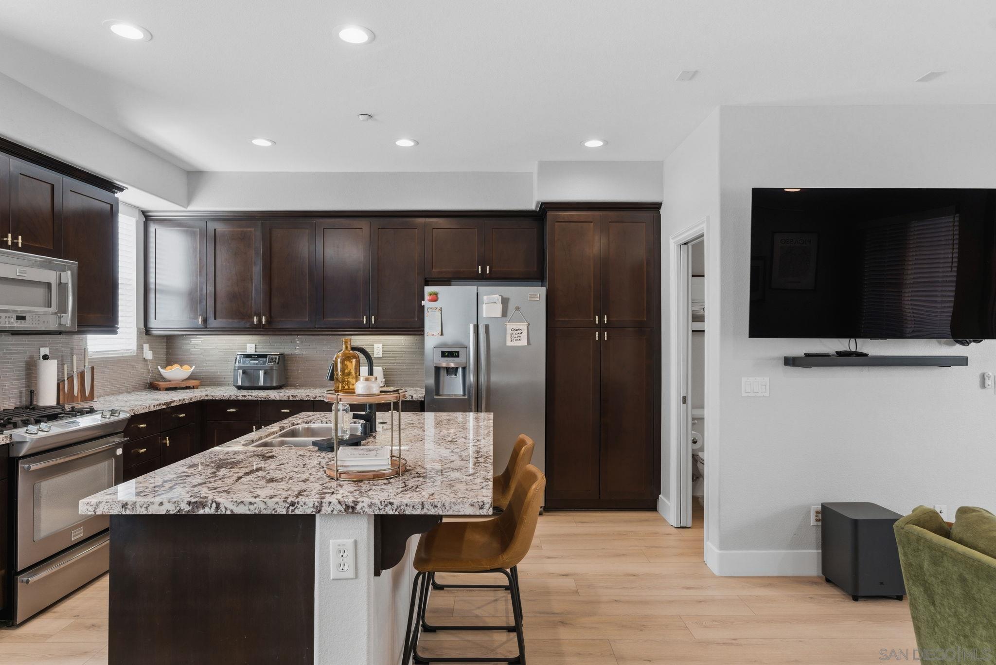 Detail Gallery Image 6 of 27 For 2327  Sentinel Ln, San Marcos,  CA 92078 - 3 Beds | 2/1 Baths