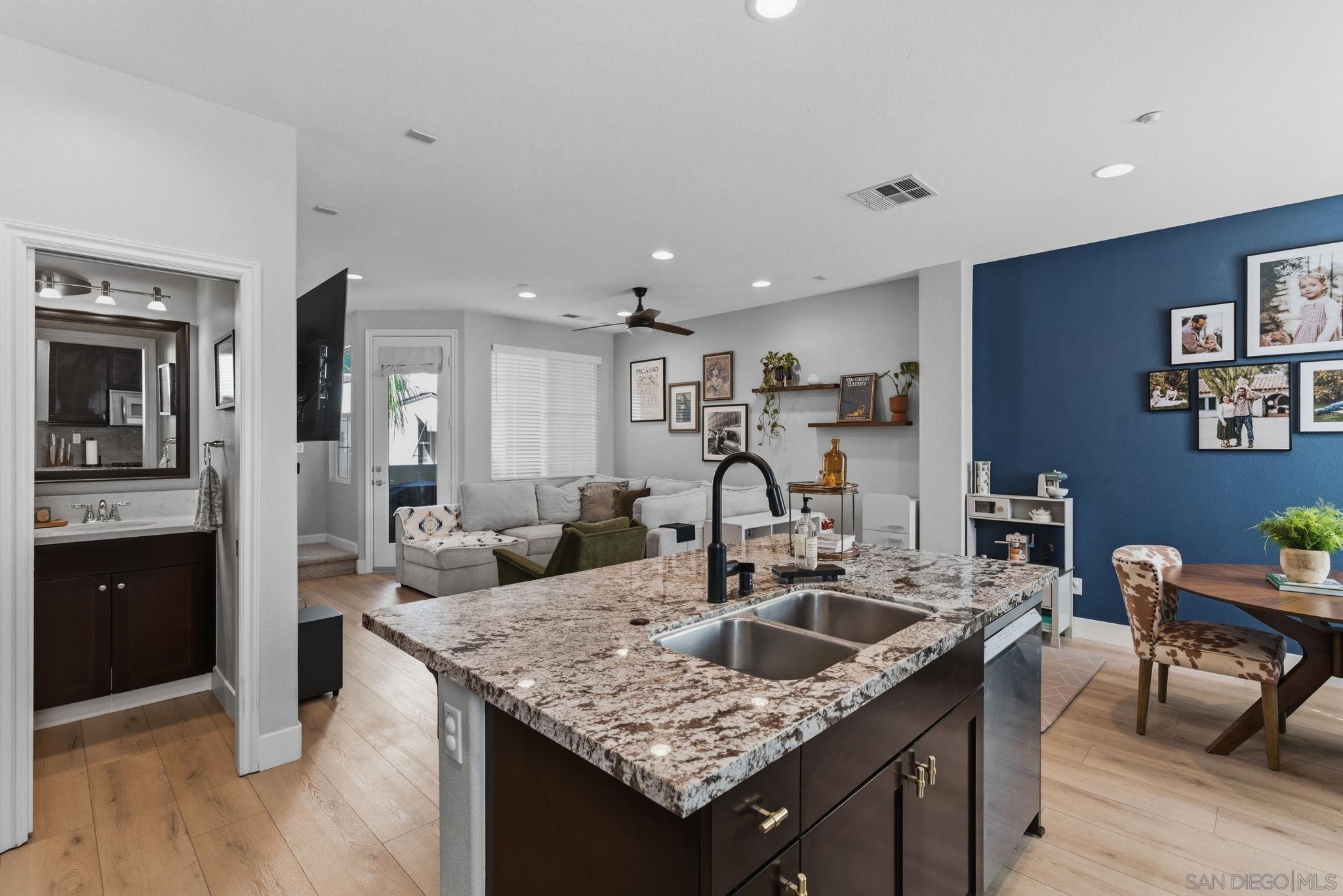 Detail Gallery Image 9 of 27 For 2327  Sentinel Ln, San Marcos,  CA 92078 - 3 Beds | 2/1 Baths