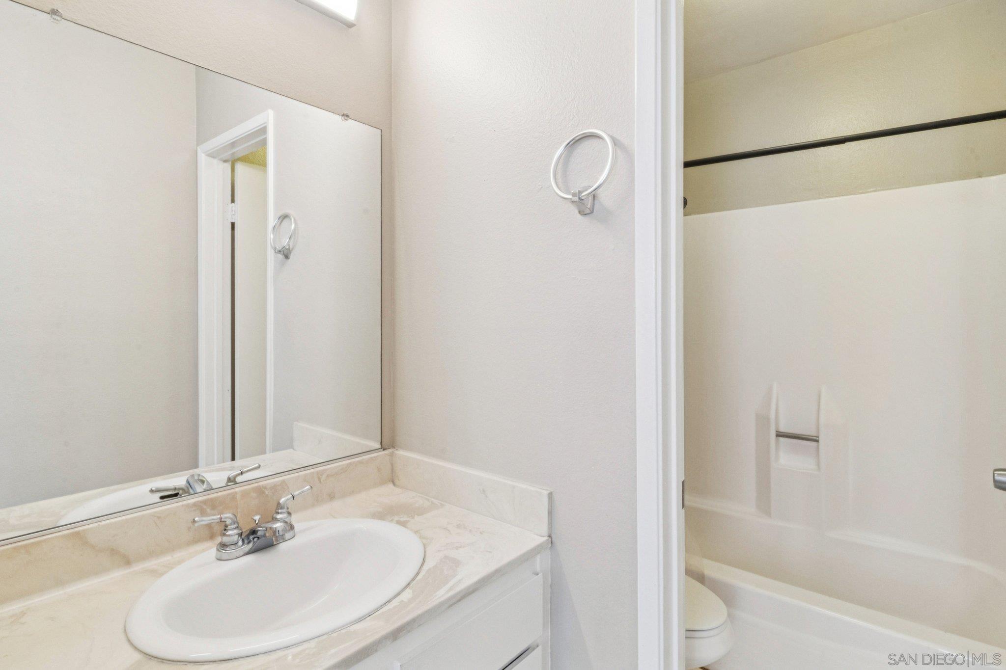 Detail Gallery Image 16 of 23 For 475 N Midway Dr  #254,  Escondido,  CA 92027 - 2 Beds | 2 Baths