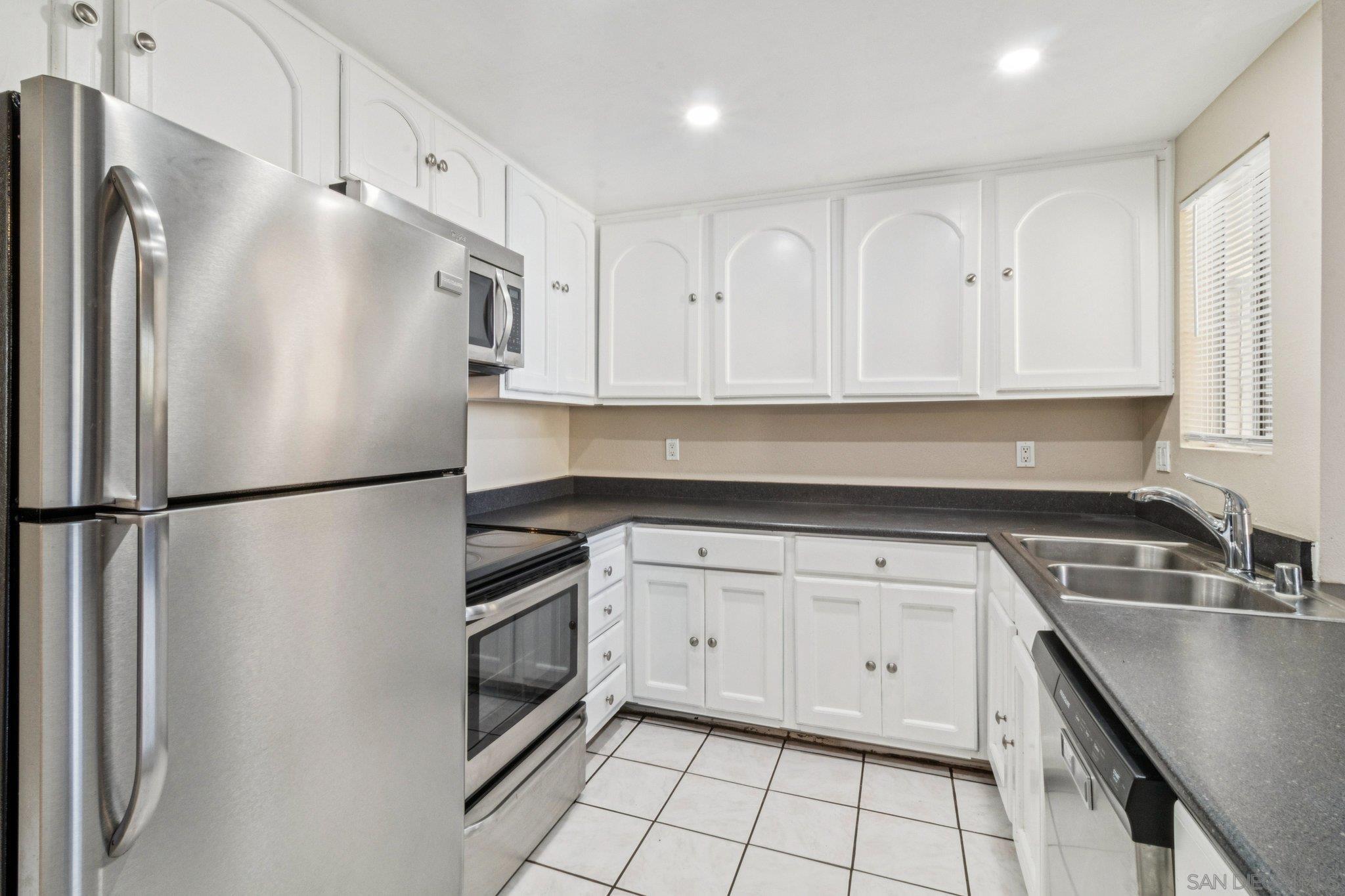 Detail Gallery Image 4 of 23 For 475 N Midway Dr  #254,  Escondido,  CA 92027 - 2 Beds | 2 Baths