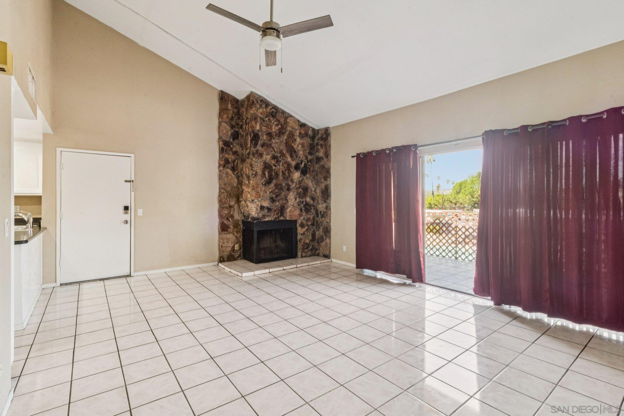 Detail Gallery Image 8 of 23 For 475 N Midway Dr  #254,  Escondido,  CA 92027 - 2 Beds | 2 Baths