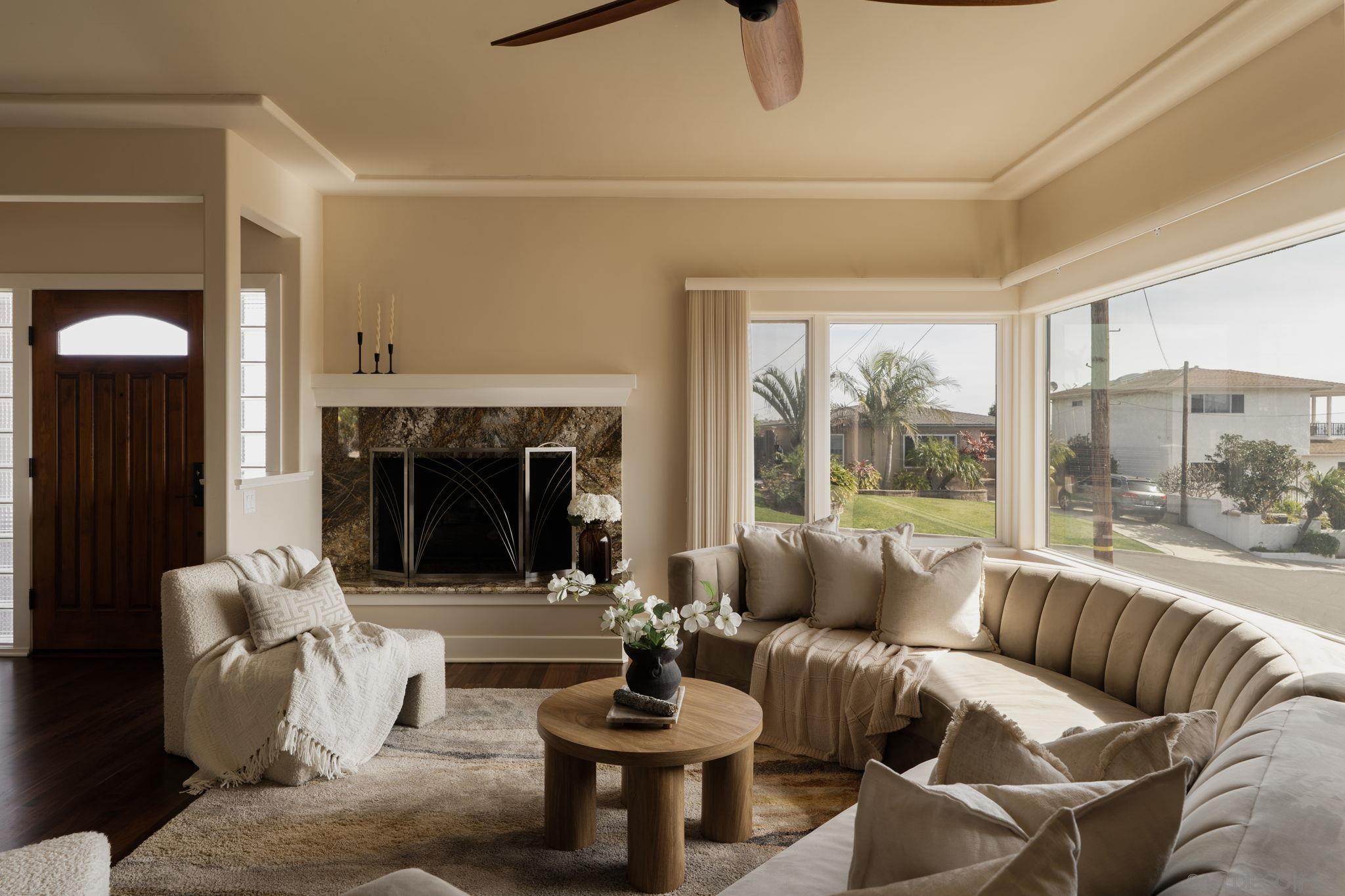 Detail Gallery Image 2 of 34 For 3435  Dickens Street, San Diego,  CA 92106 - 5 Beds | 4 Baths