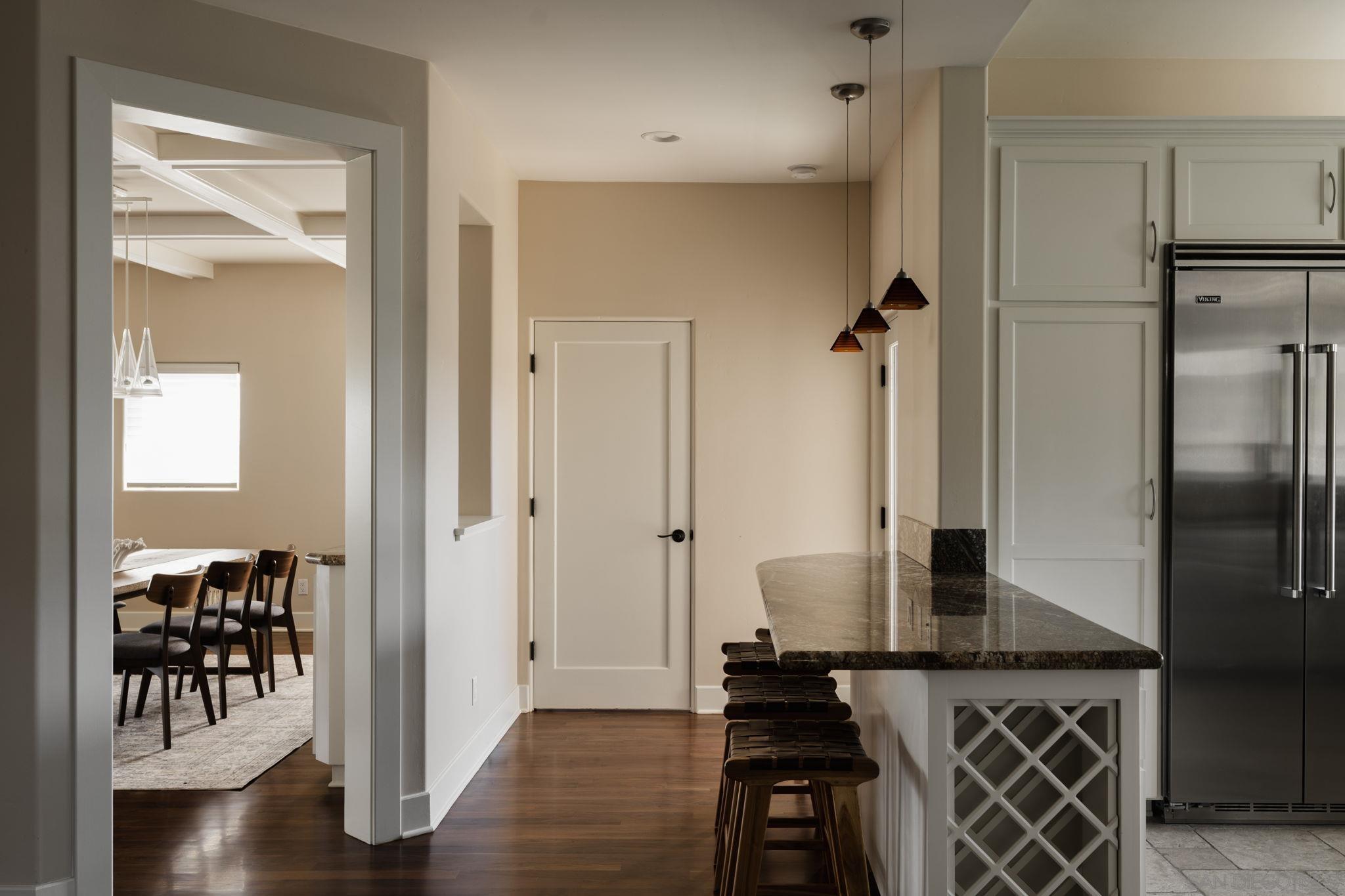 Detail Gallery Image 12 of 34 For 3435  Dickens Street, San Diego,  CA 92106 - 5 Beds | 4 Baths