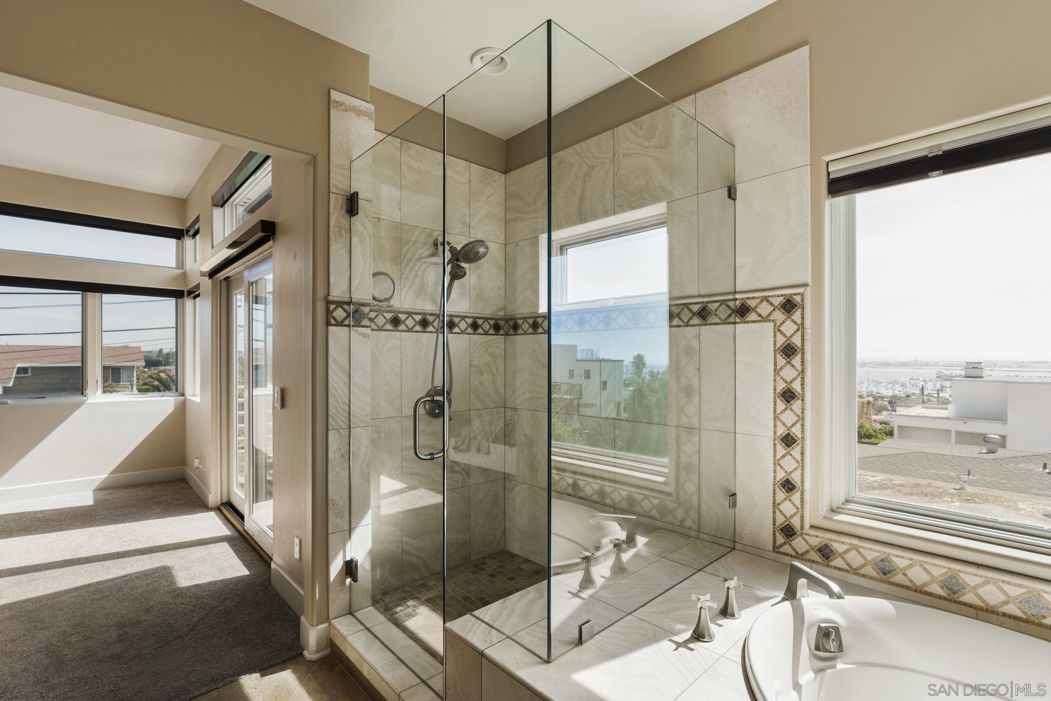 Detail Gallery Image 18 of 34 For 3435  Dickens Street, San Diego,  CA 92106 - 5 Beds | 4 Baths