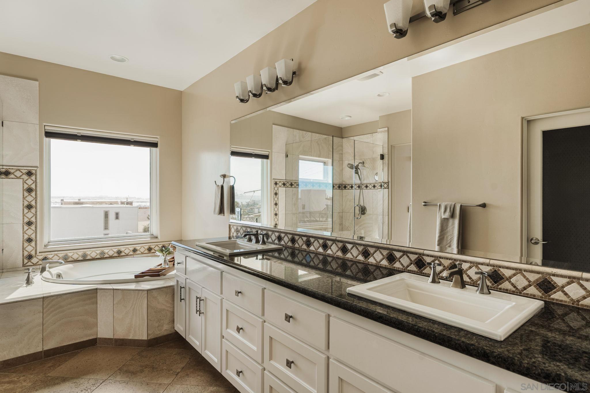 Detail Gallery Image 19 of 34 For 3435  Dickens Street, San Diego,  CA 92106 - 5 Beds | 4 Baths