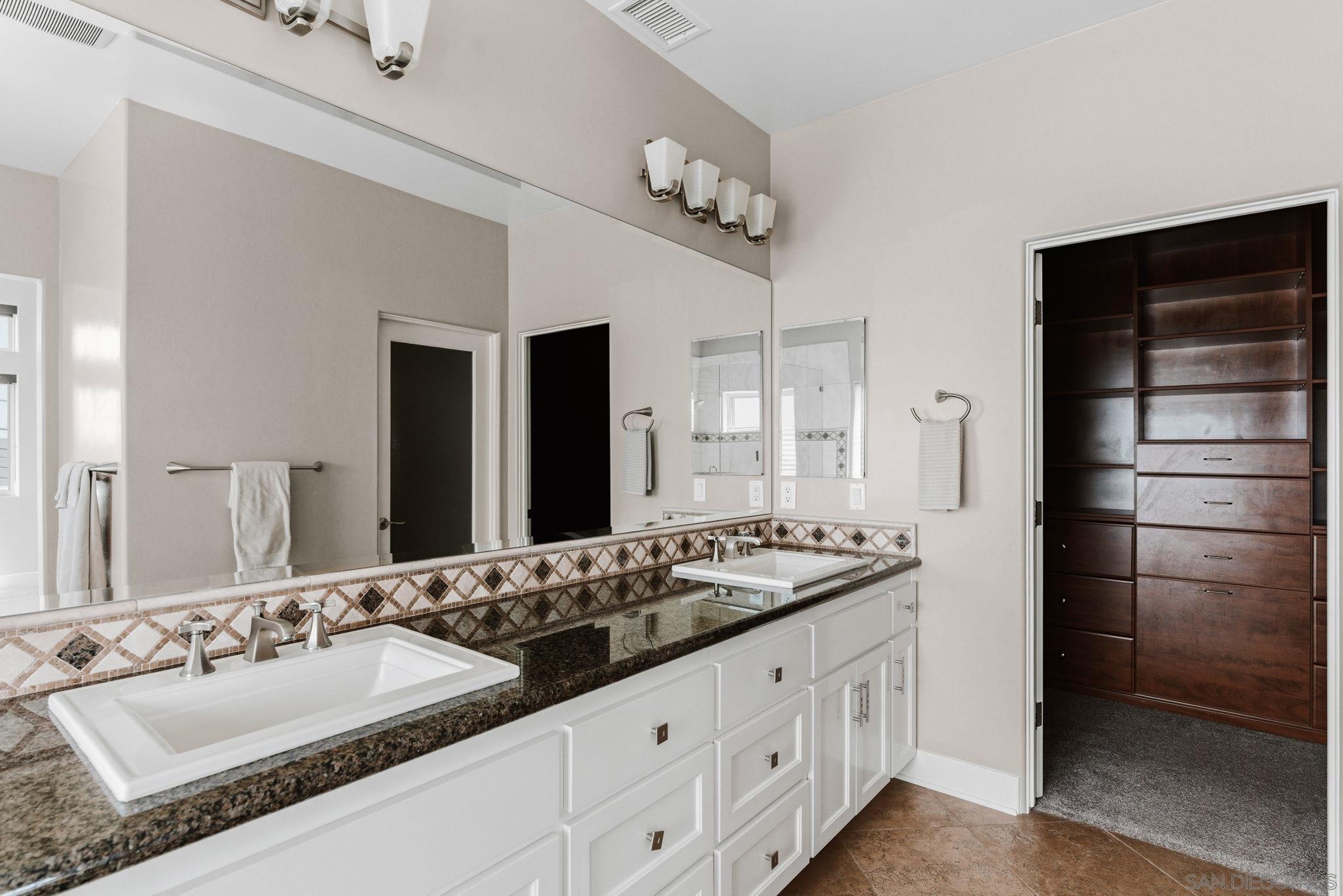 Detail Gallery Image 20 of 34 For 3435  Dickens Street, San Diego,  CA 92106 - 5 Beds | 4 Baths