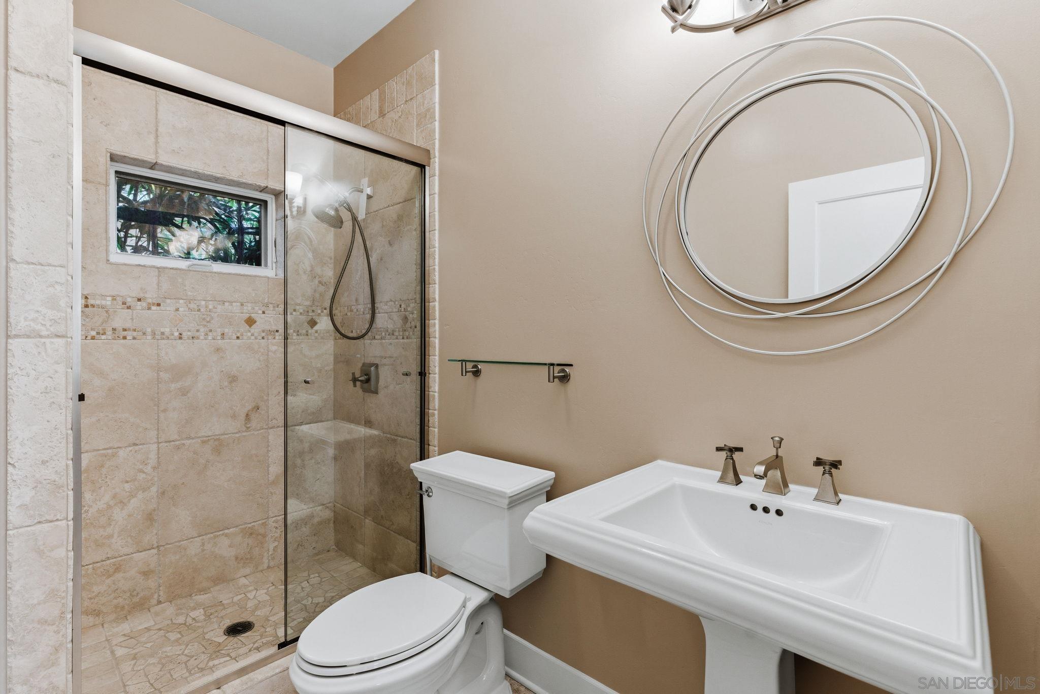 Detail Gallery Image 22 of 34 For 3435  Dickens Street, San Diego,  CA 92106 - 5 Beds | 4 Baths