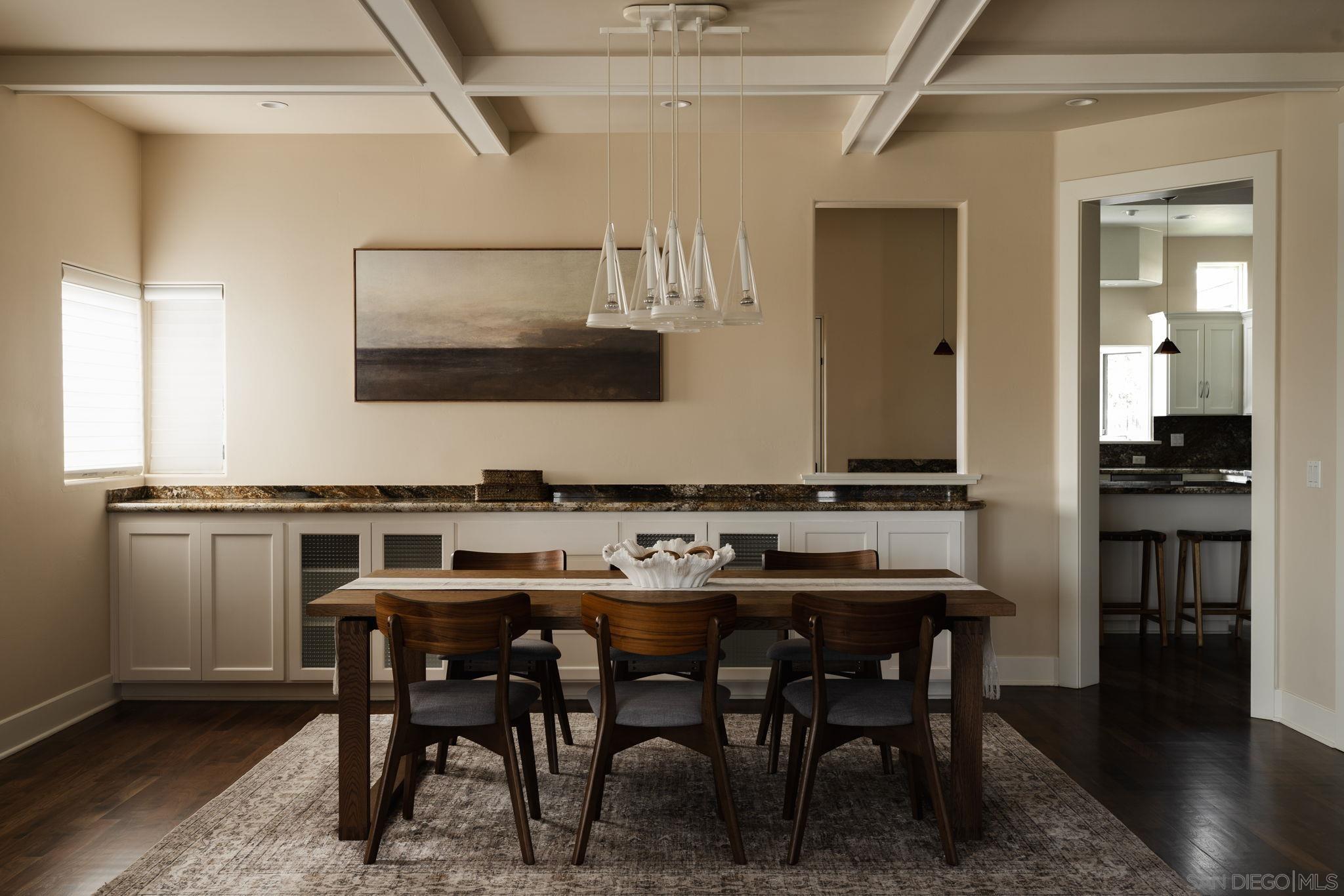 Detail Gallery Image 7 of 34 For 3435  Dickens Street, San Diego,  CA 92106 - 5 Beds | 4 Baths