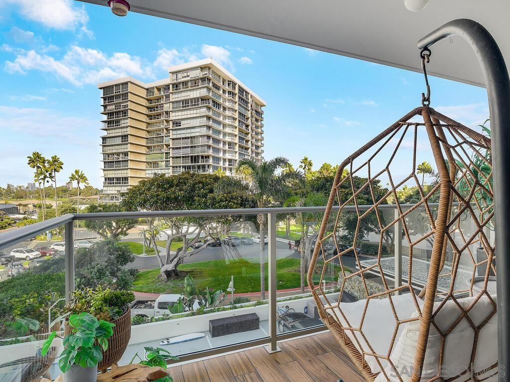 Detail Gallery Image 3 of 30 For 1830  Avenida Del Mundo  #403,  Coronado,  CA 92118 - 1 Beds | 1 Baths