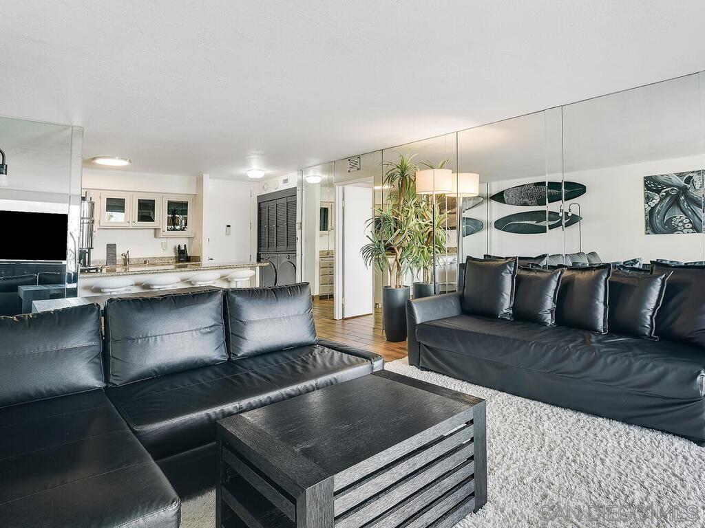 Detail Gallery Image 10 of 30 For 1830  Avenida Del Mundo  #403,  Coronado,  CA 92118 - 1 Beds | 1 Baths