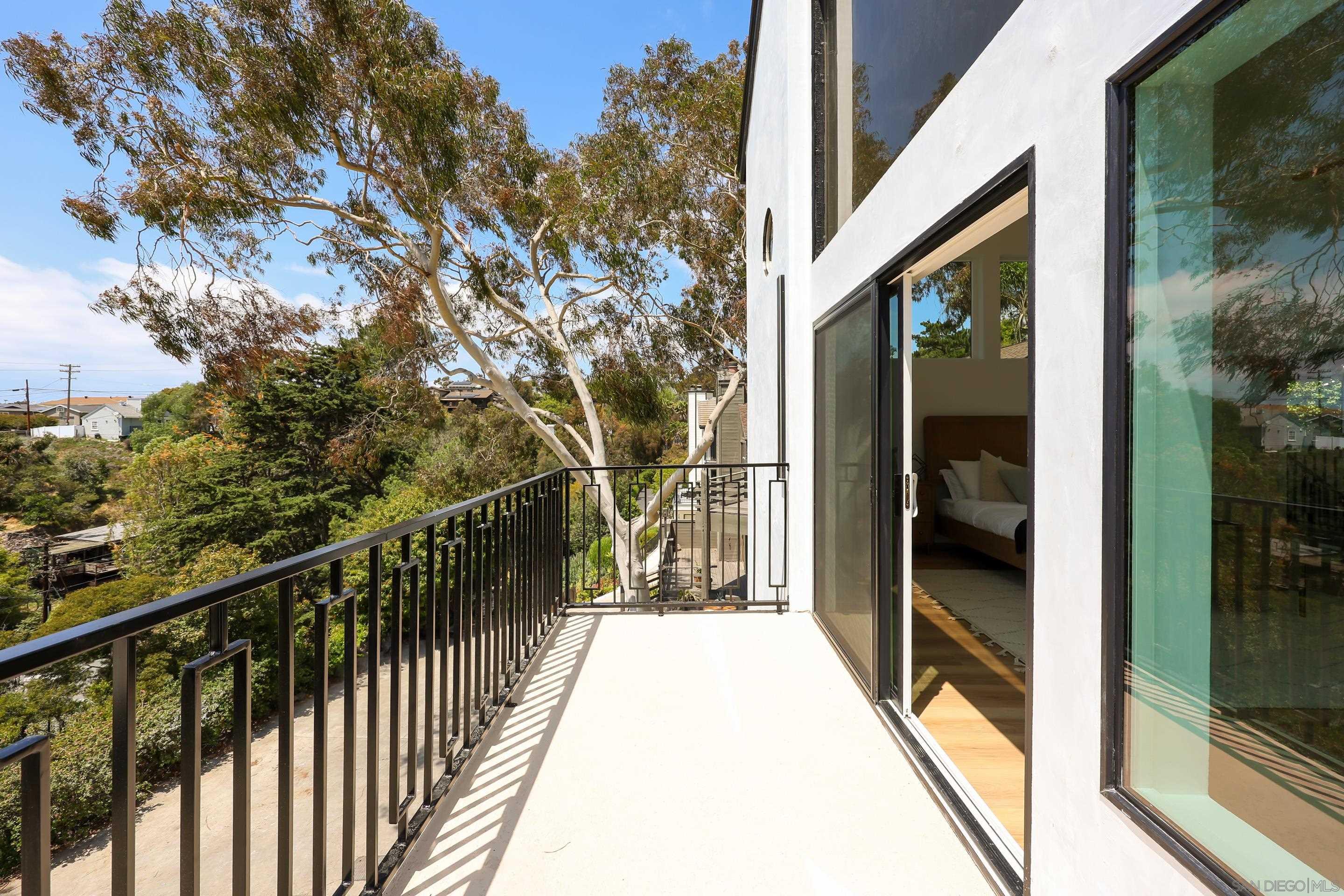 Detail Gallery Image 47 of 70 For 2861  Brant St., San Diego,  CA 92103 - 3 Beds | 3 Baths