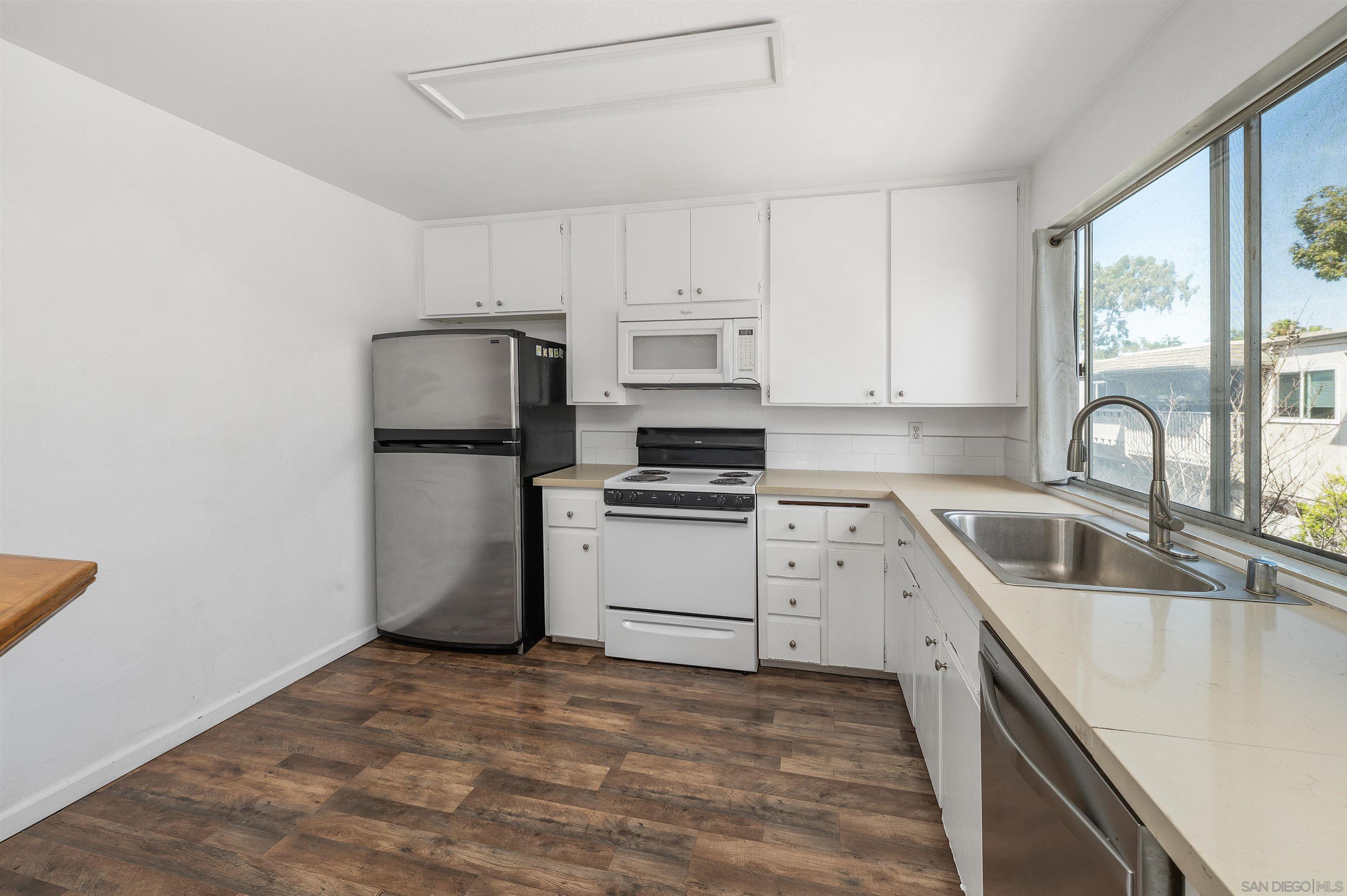 Detail Gallery Image 12 of 28 For 6385  Caminito Salado, San Diego,  CA 92111 - 4 Beds | 2 Baths