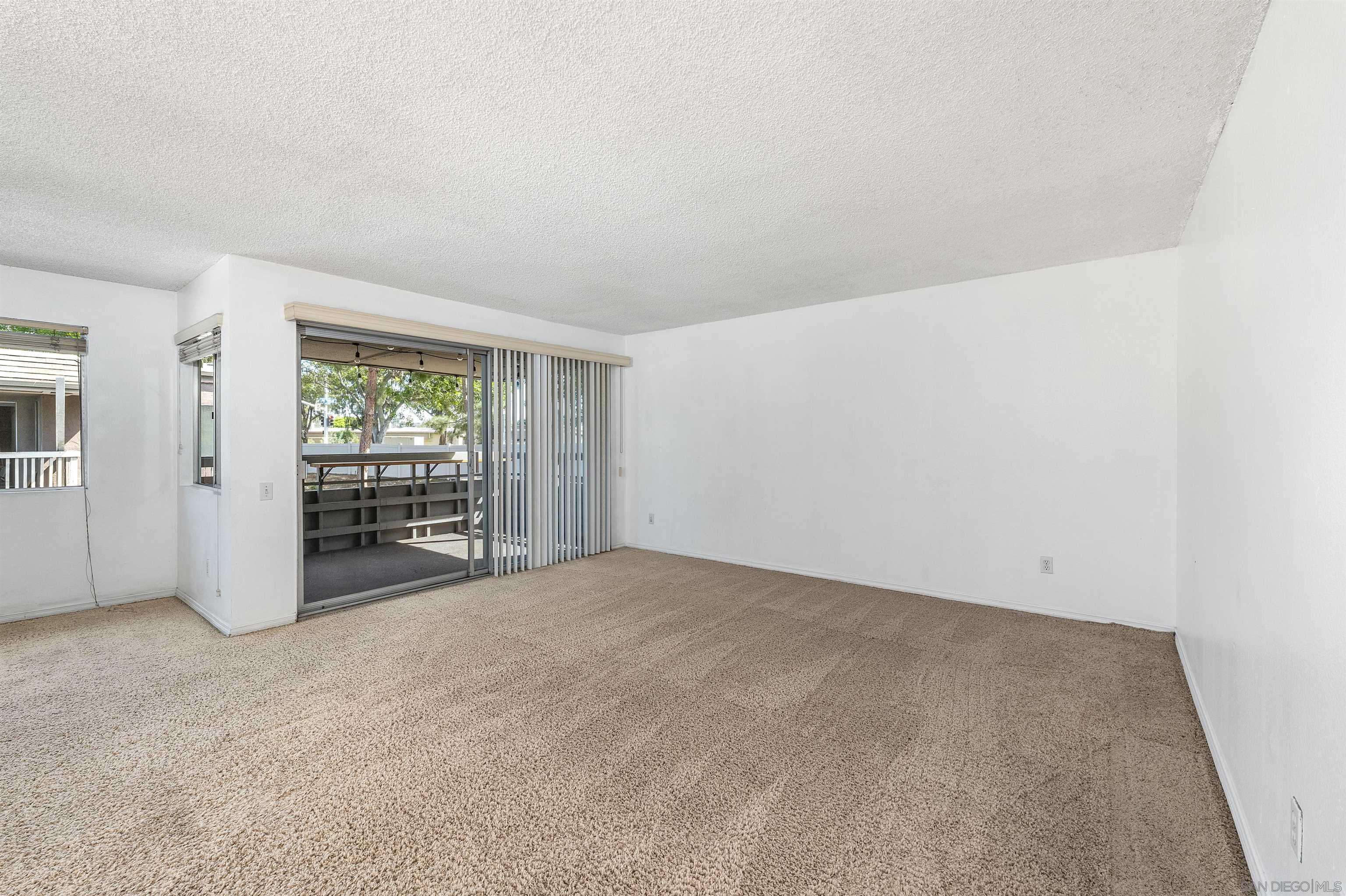 Detail Gallery Image 13 of 28 For 6385  Caminito Salado, San Diego,  CA 92111 - 4 Beds | 2 Baths