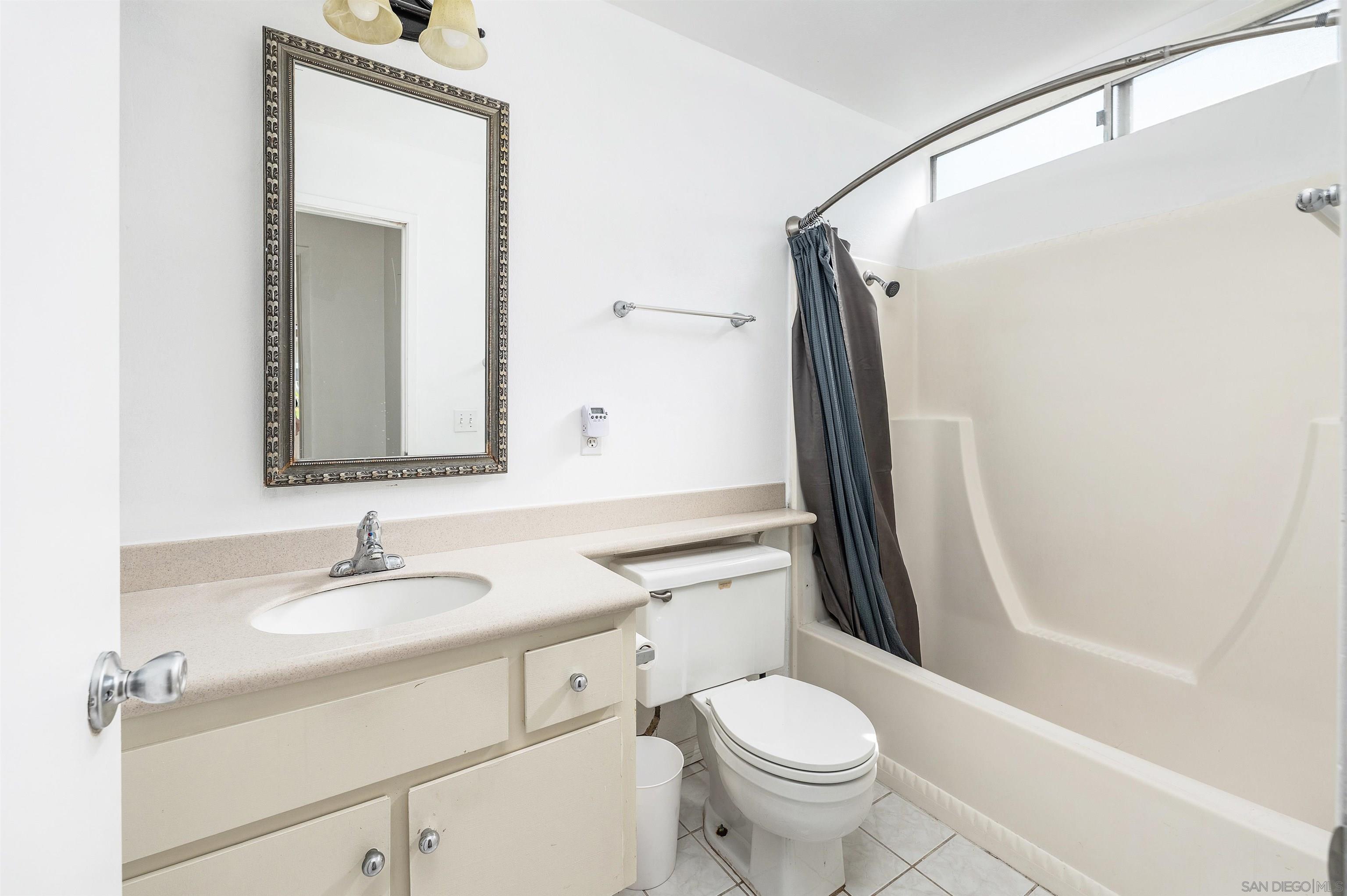 Detail Gallery Image 20 of 28 For 6385  Caminito Salado, San Diego,  CA 92111 - 4 Beds | 2 Baths