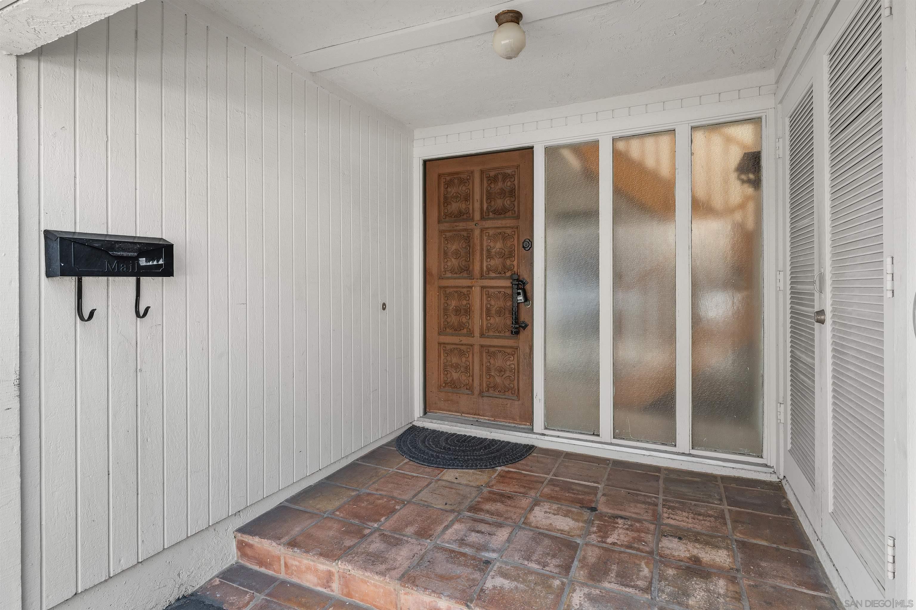 Detail Gallery Image 4 of 28 For 6385  Caminito Salado, San Diego,  CA 92111 - 4 Beds | 2 Baths