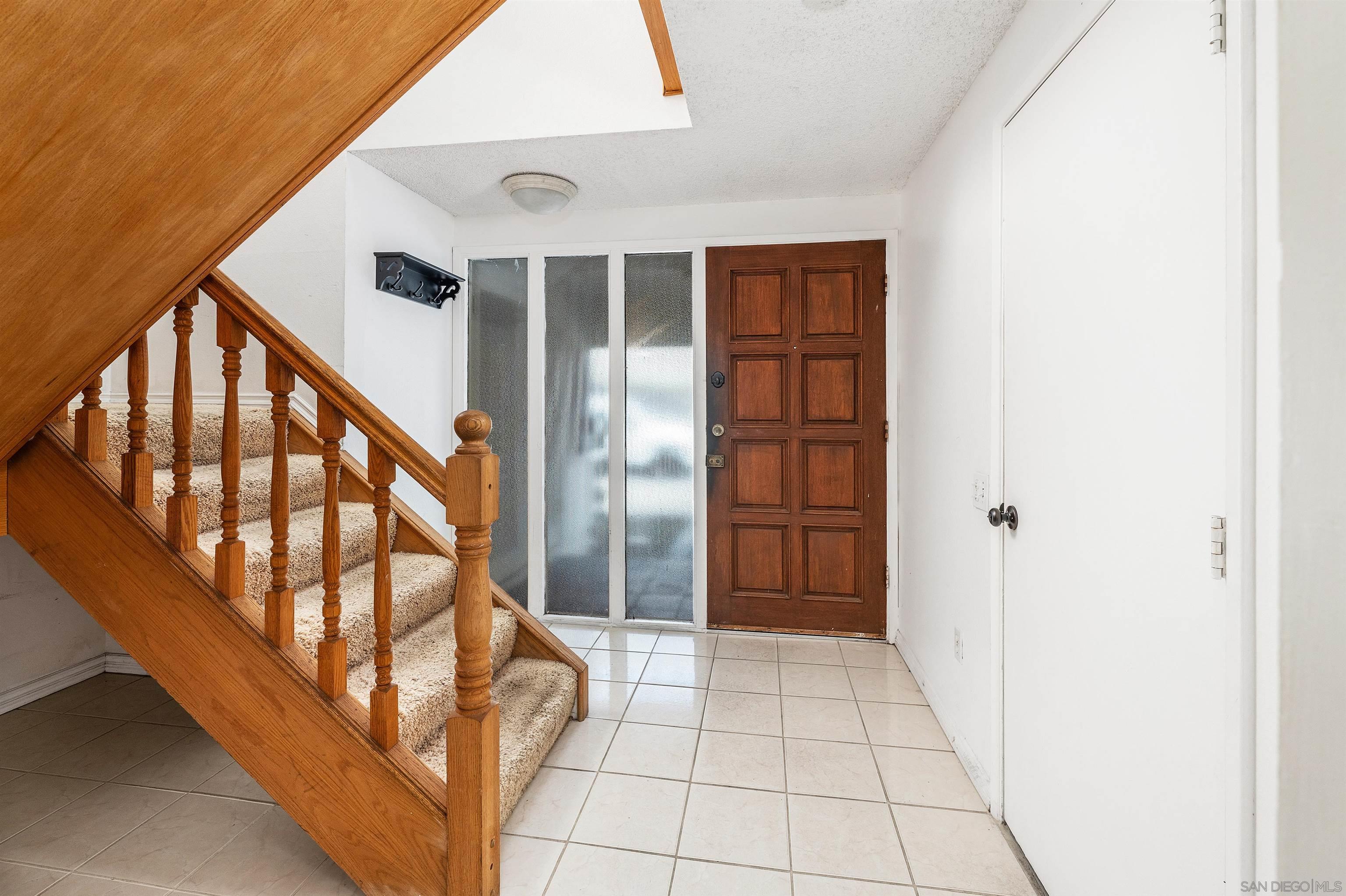 Detail Gallery Image 7 of 28 For 6385  Caminito Salado, San Diego,  CA 92111 - 4 Beds | 2 Baths